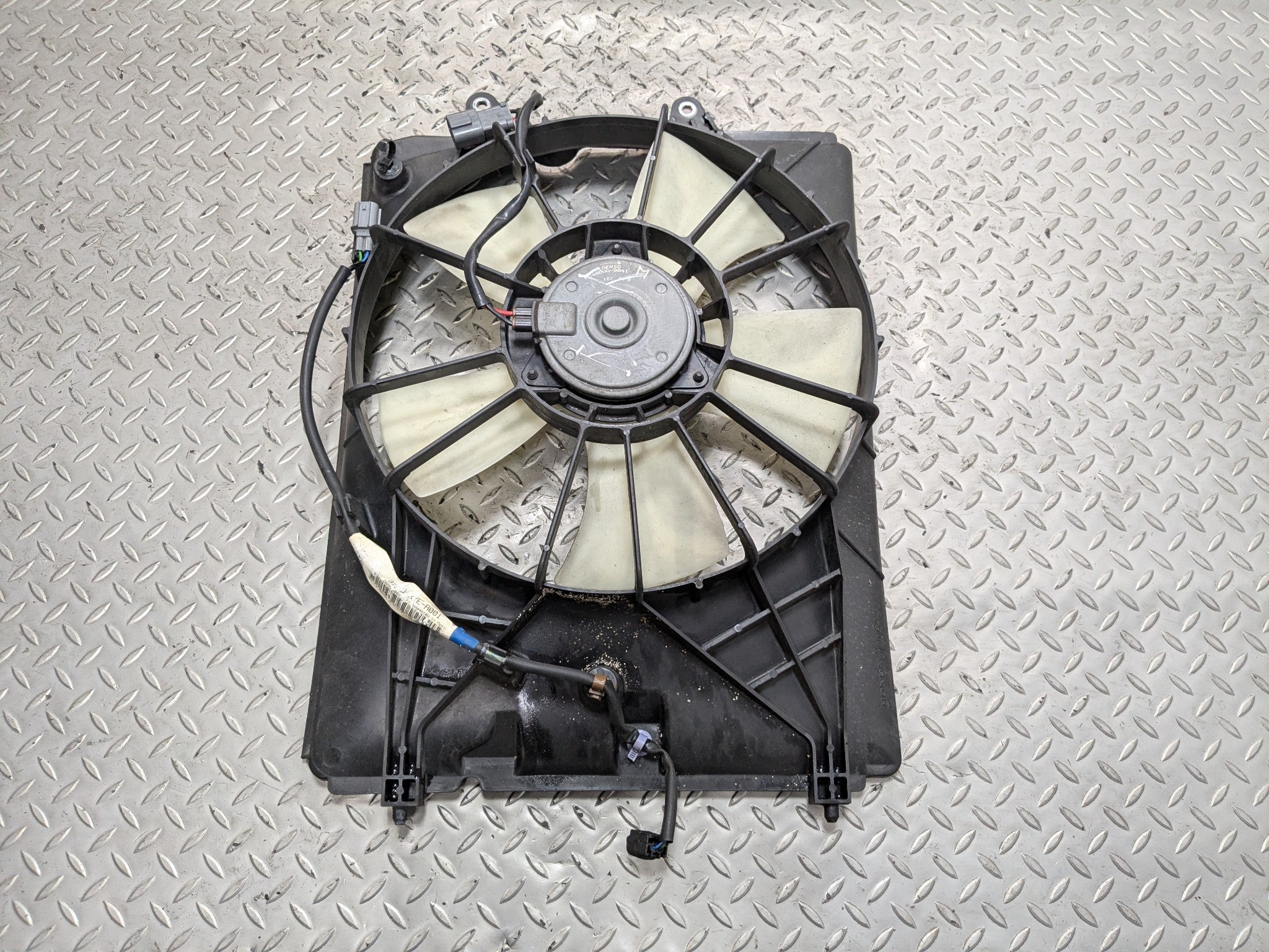 2007 - 2013 ACURA MDX OEM ELECTRIC COOLING FAN MOTOR RADIATOR RIGHT ASSEMBLY