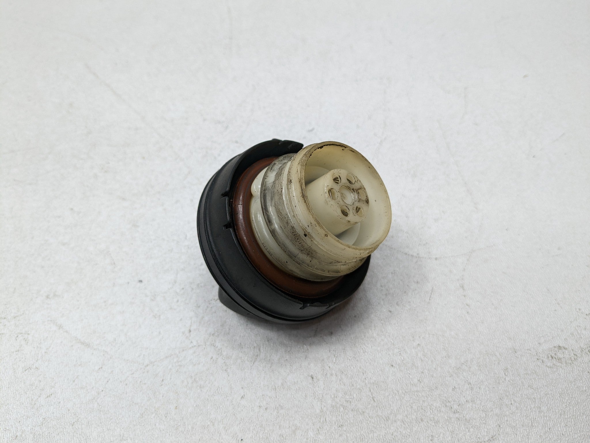 2007 - 2009 ACURA MDX OEM FILLER CAP FUEL GAS TANK ASSEMBLY BLACK