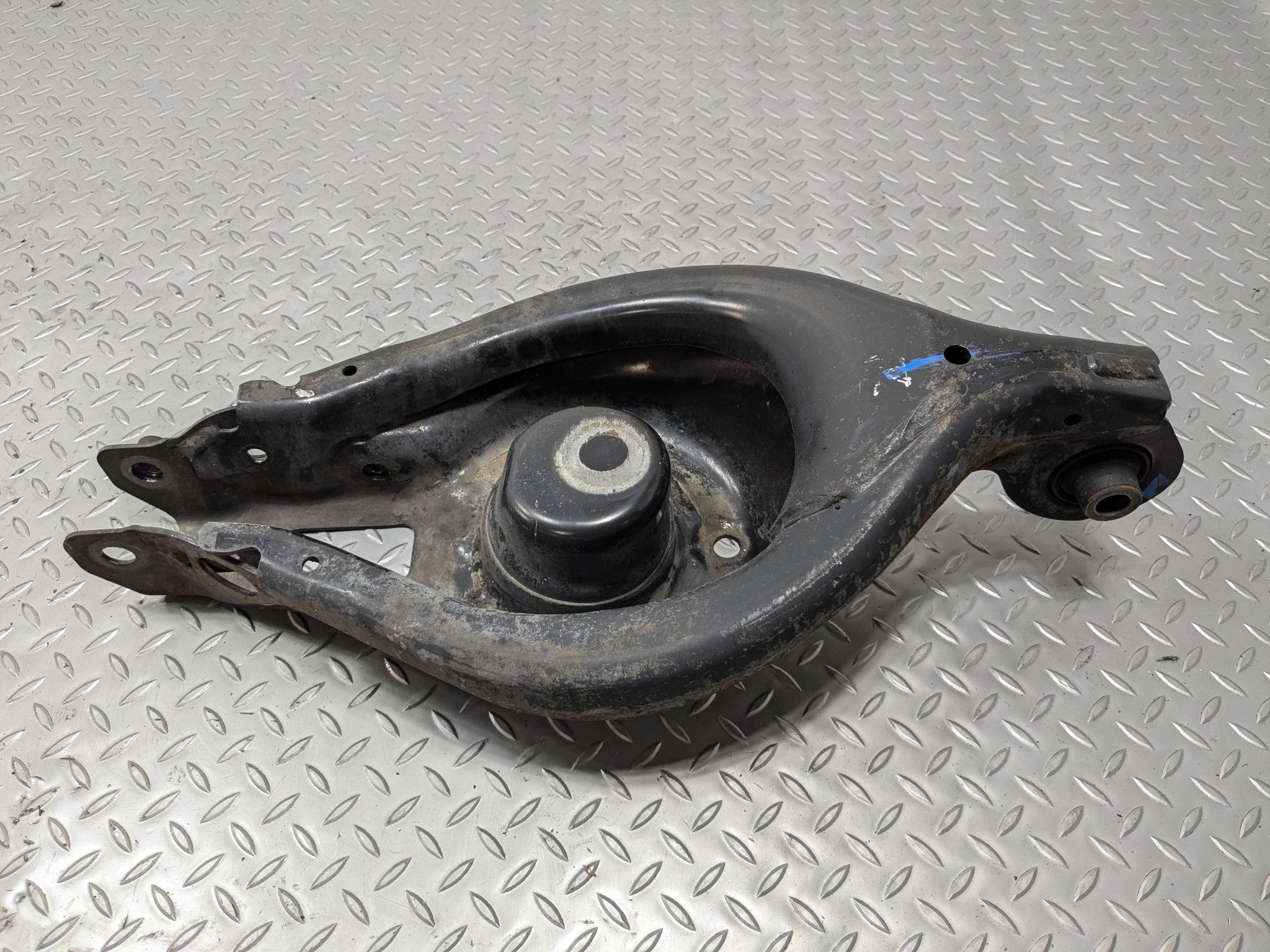2007 - 2013 ACURA MDX OEM LOWER COIL SPRING SEAT CONTROL ARM REAR LEFT SIDE