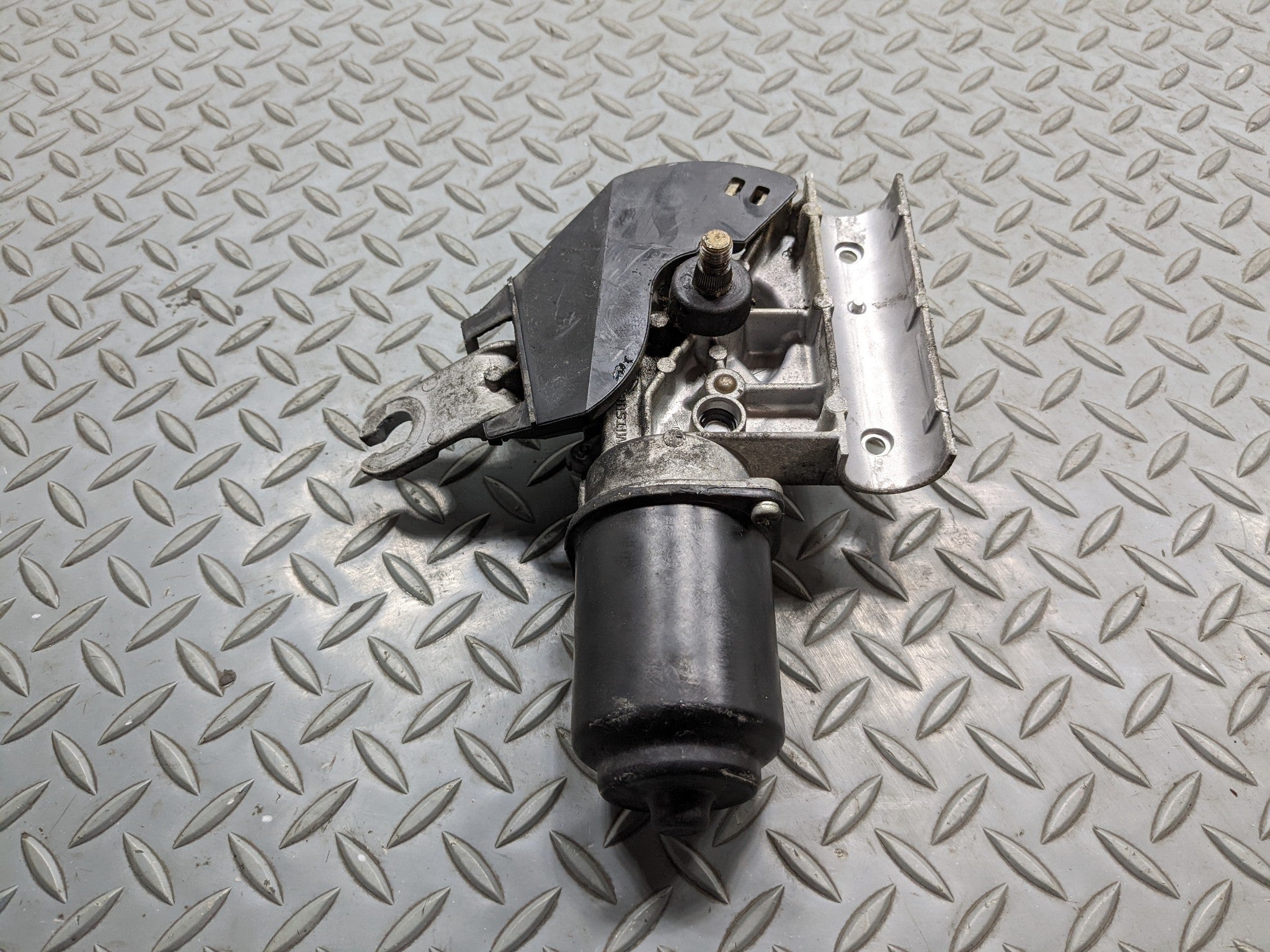 2007 - 2009 ACURA MDX OEM WINDSHIELD WIPER MOTOR ASSEMBLY FRONT SIDE