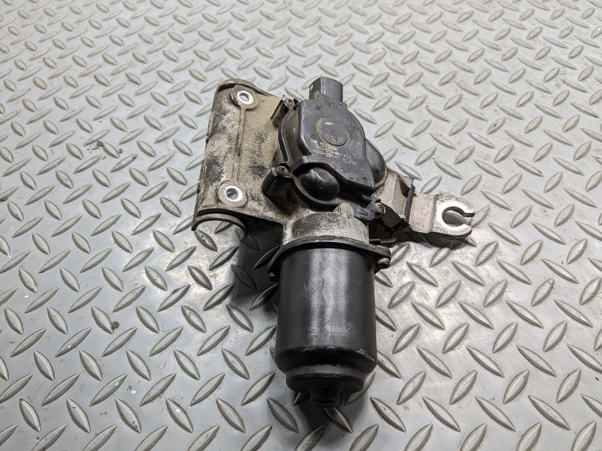 2007 - 2009 ACURA MDX OEM WINDSHIELD WIPER MOTOR ASSEMBLY FRONT SIDE