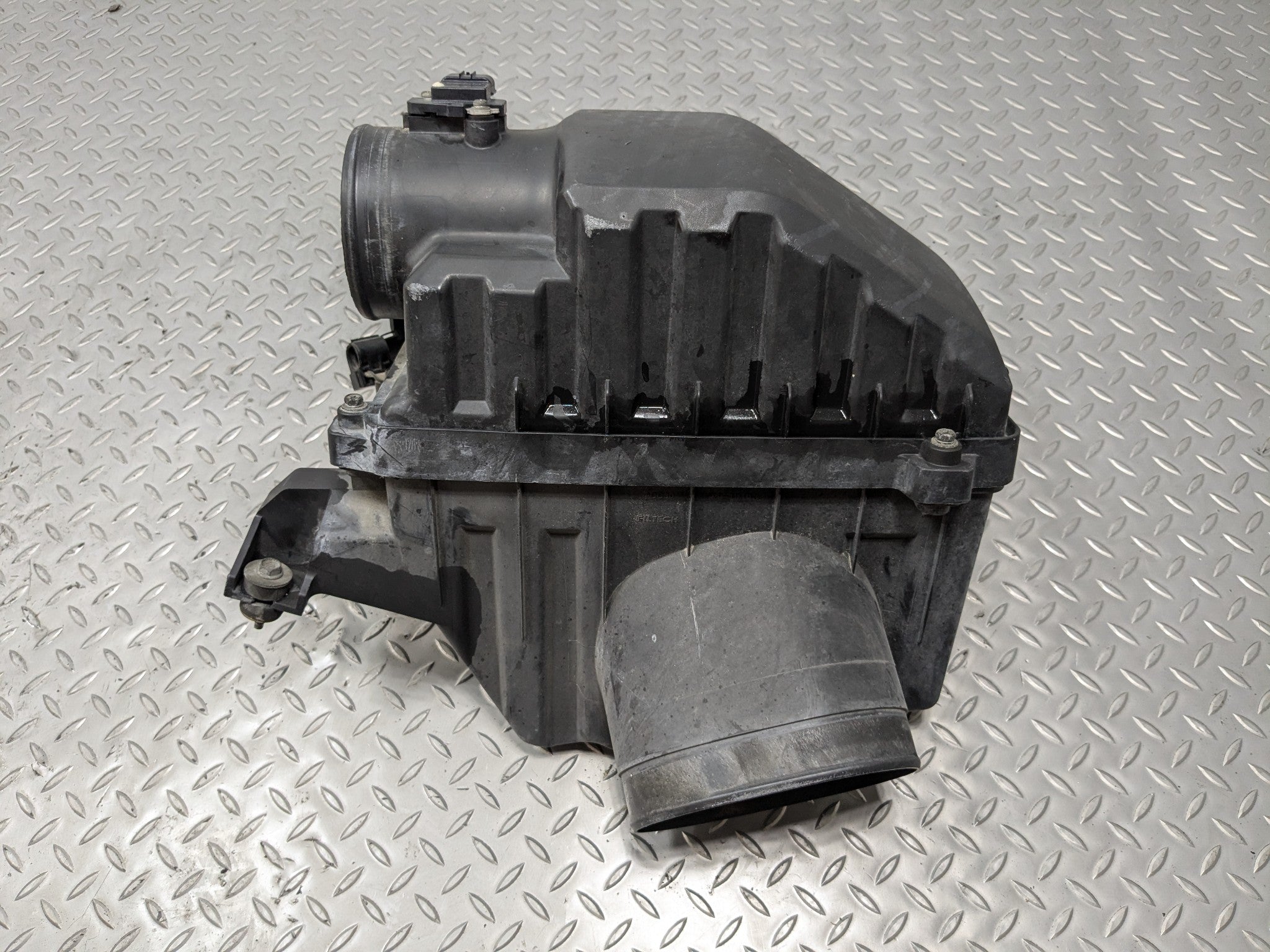 2007 - 2013 ACURA MDX OEM 3.7L 6 CYLINDER ENGINE AIR CLEANER BOX ASSEMBLY