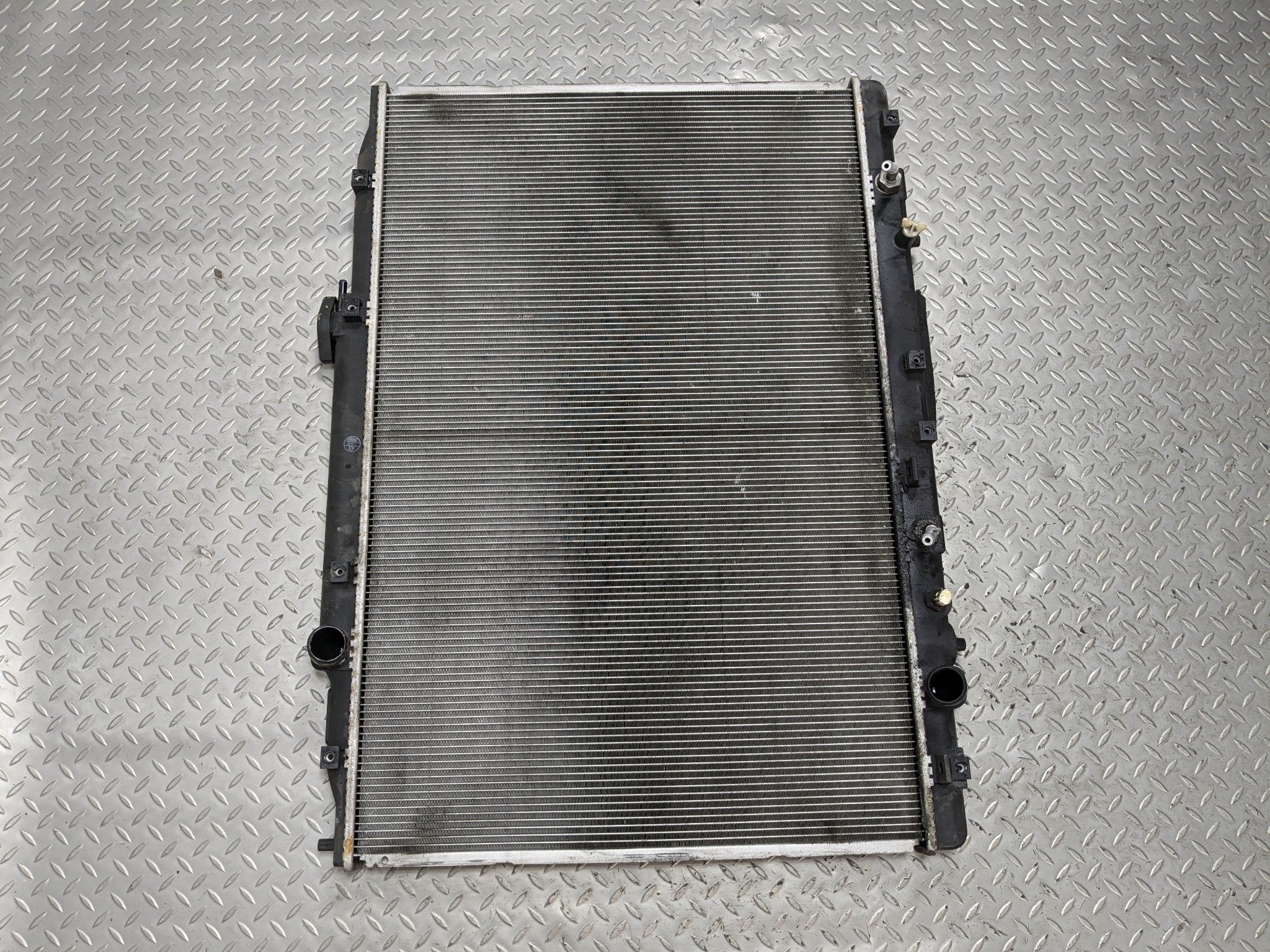 2007 - 2009 ACURA MDX OEM ENGINE COOLING RADIATOR ASSEMBLY 3.7L