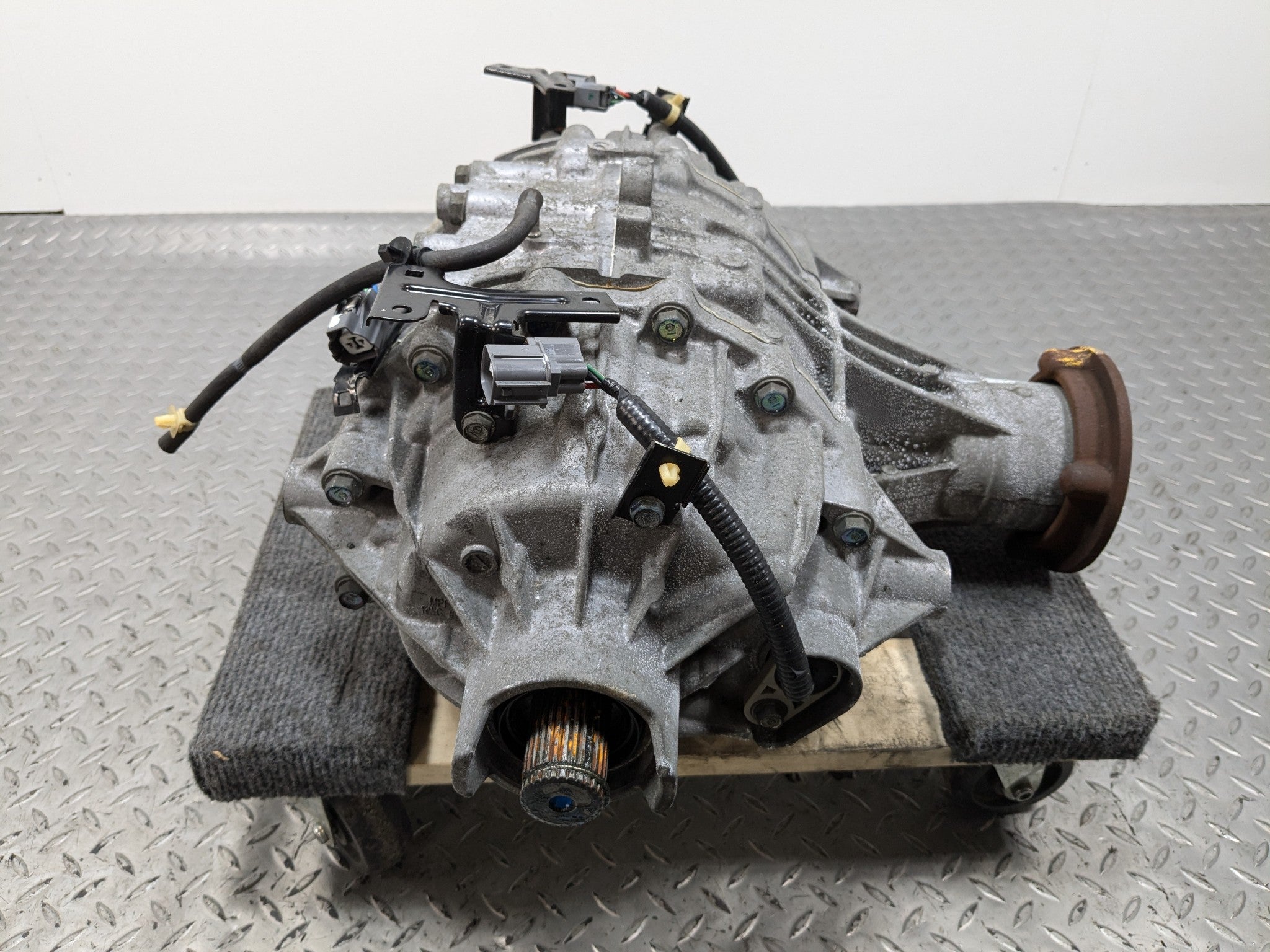 2007 - 2009 ACURA MDX OEM REAR DIFFERENTIAL AXLE CARRIER ASSEMBLY 3.7L
