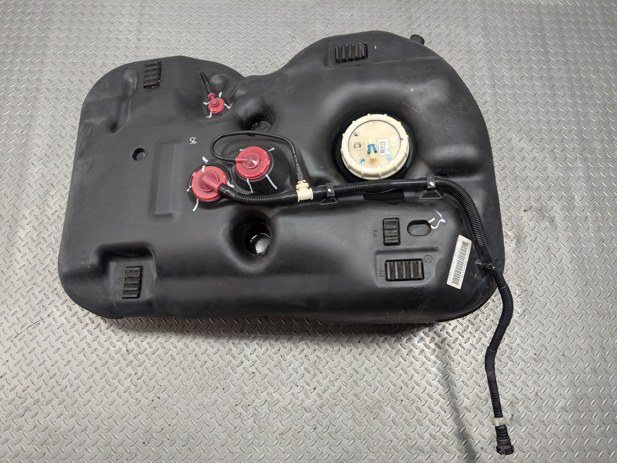 2007 - 2009 ACURA MDX OEM 3.7L GASOLINE FUEL TANK RESERVIOR ASSEMBLY BLACK
