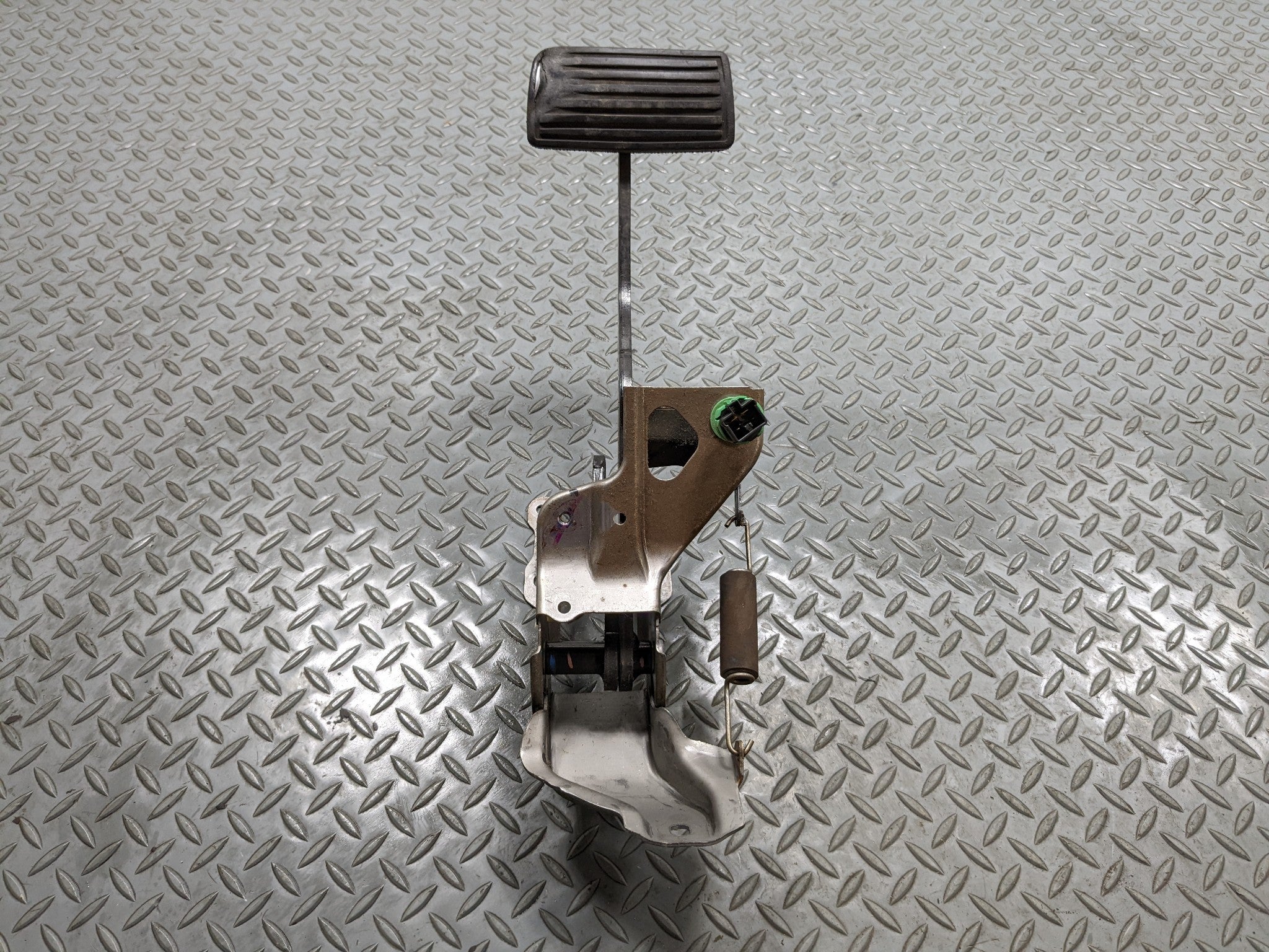 2007 - 2009 ACURA MDX OEM PARKING BRAKE PEDAL FOOT STEP PAD WITH BRACKET