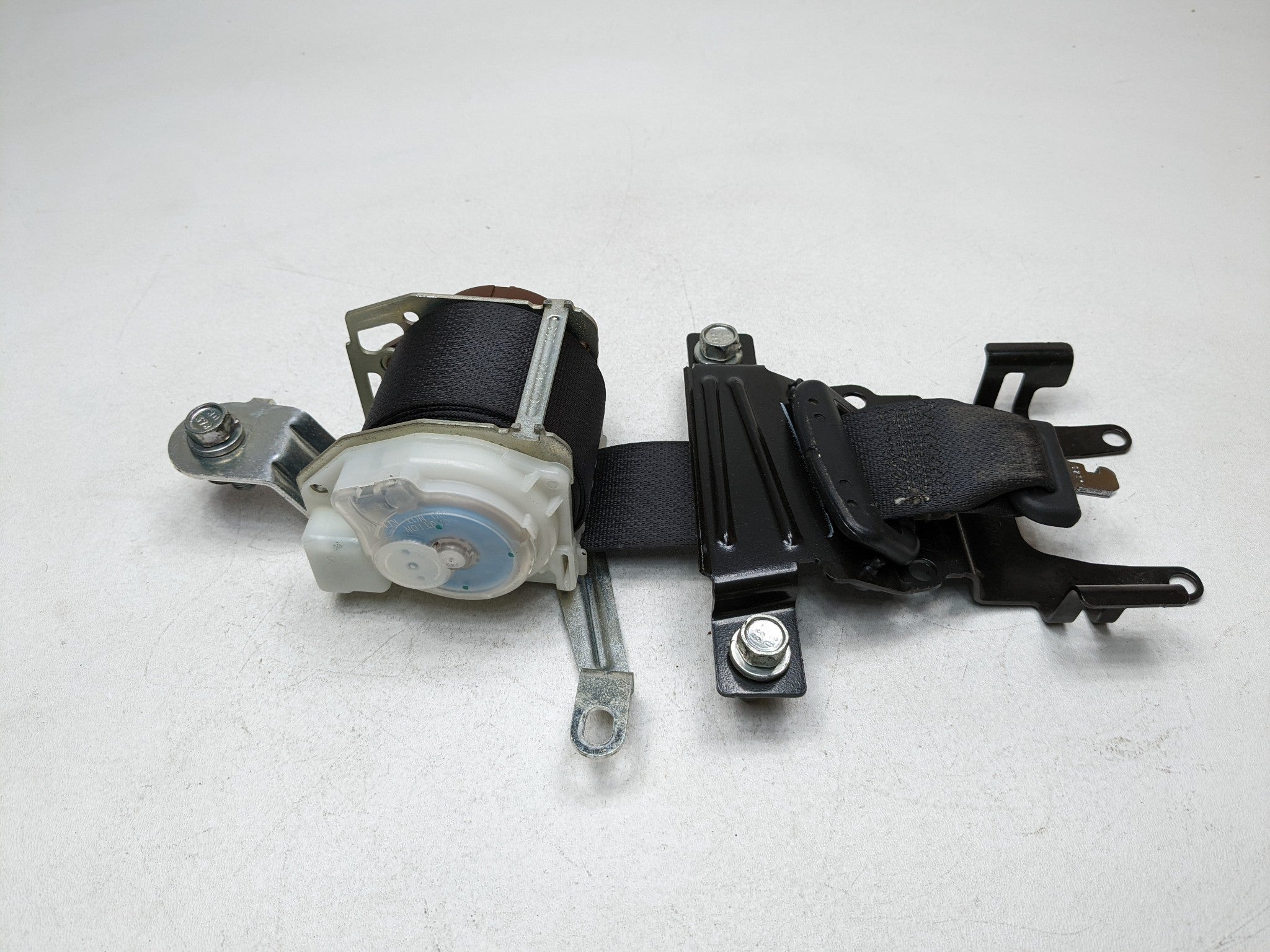 2007 - 2009 ACURA MDX OEM SEAT BELT RETRACTOR THIRD ROW REAR CENTER