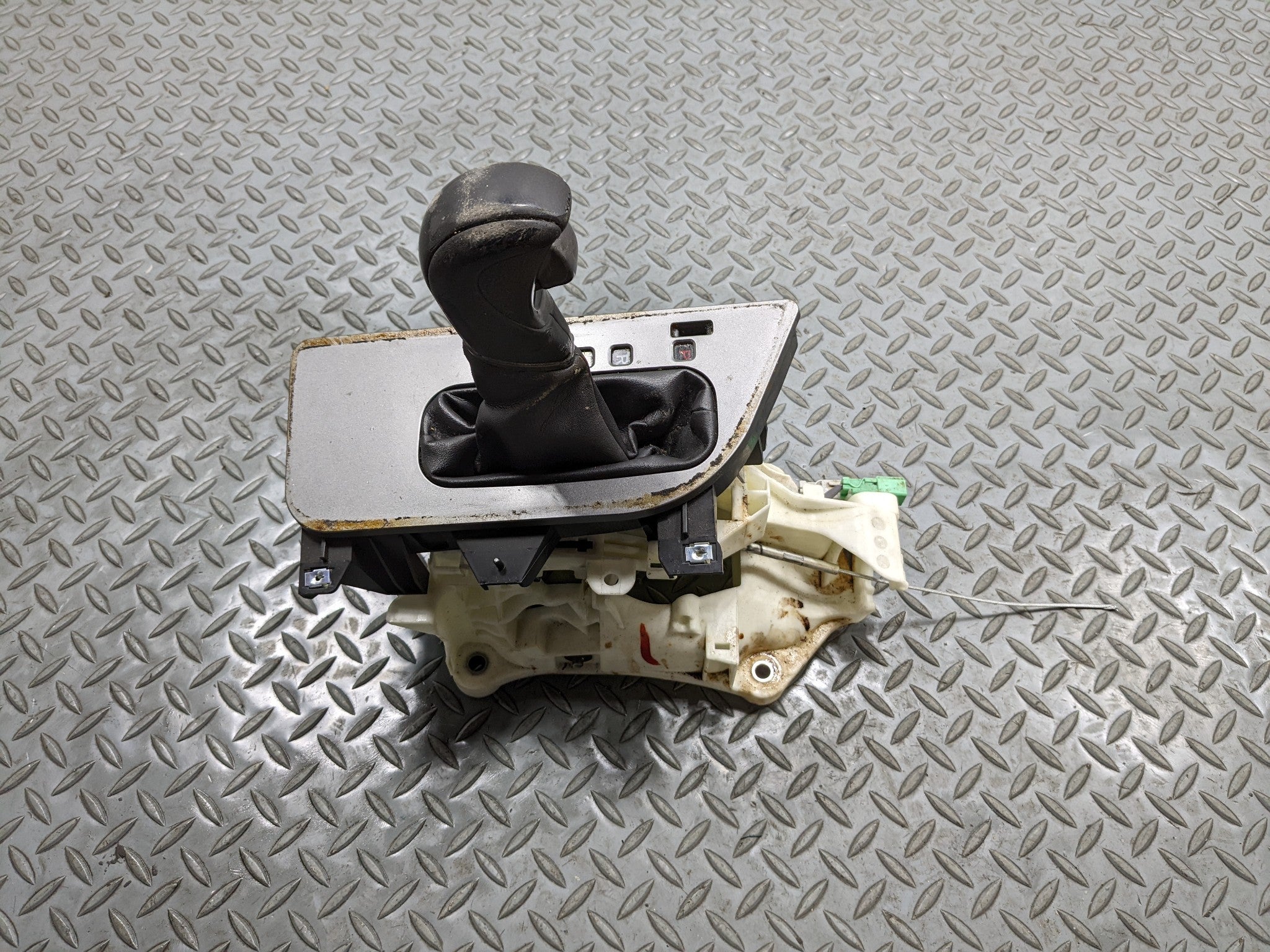 2007 - 2009 ACURA MDX OEM TRANSMISSION FLOOR GEAR SHIFTER SELECTOR ASSEMBLY