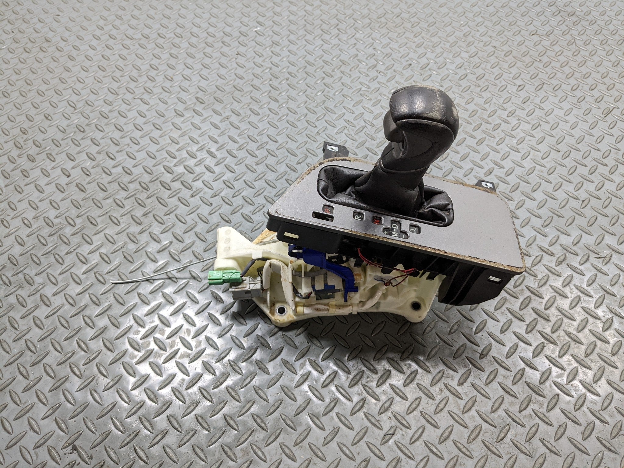 2007 - 2009 ACURA MDX OEM TRANSMISSION FLOOR GEAR SHIFTER SELECTOR ASSEMBLY