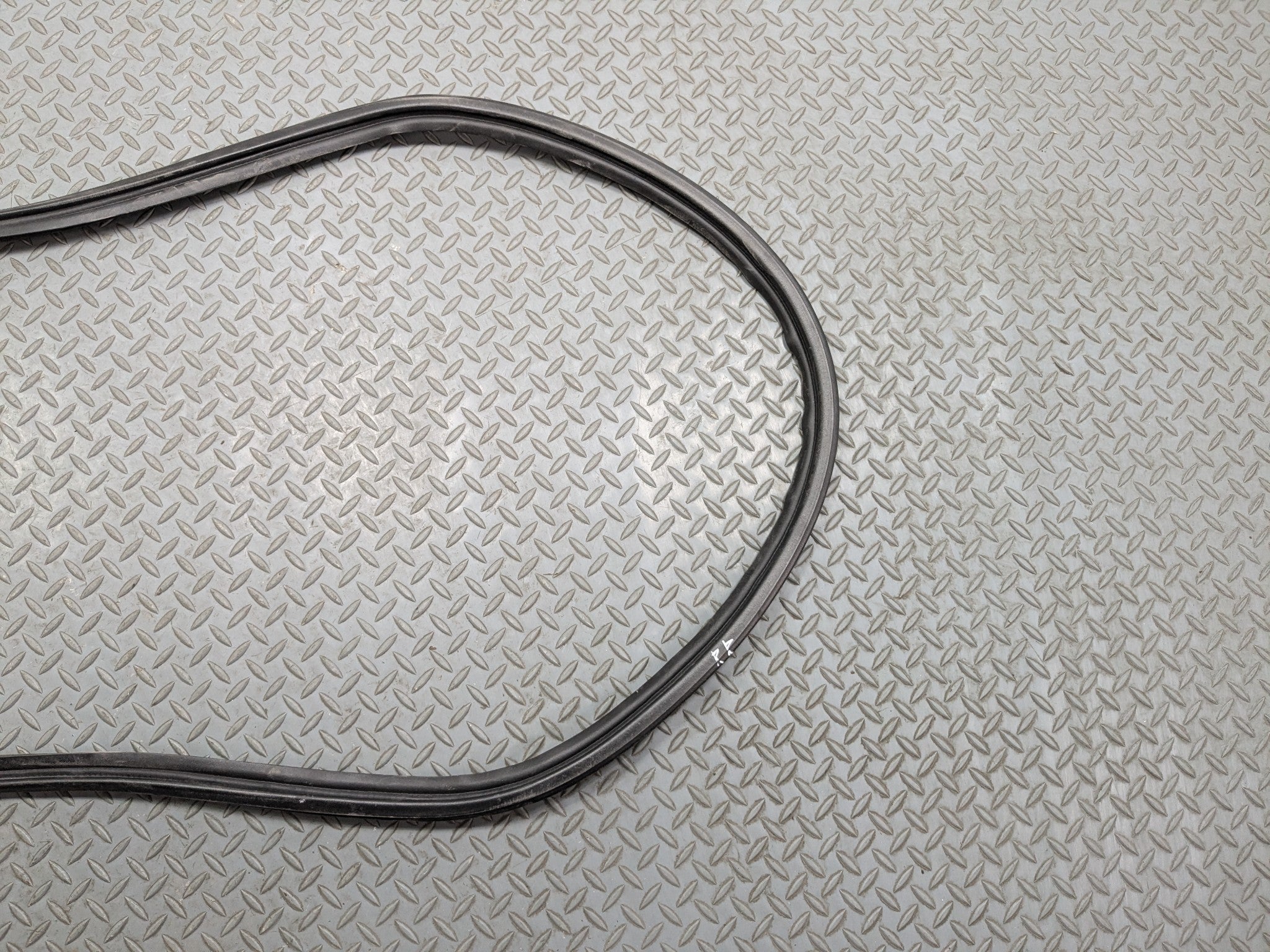 2007 - 2009 ACURA MDX OEM REAR TRUNK LID SEAL WEATHER STRIPING RUBBER