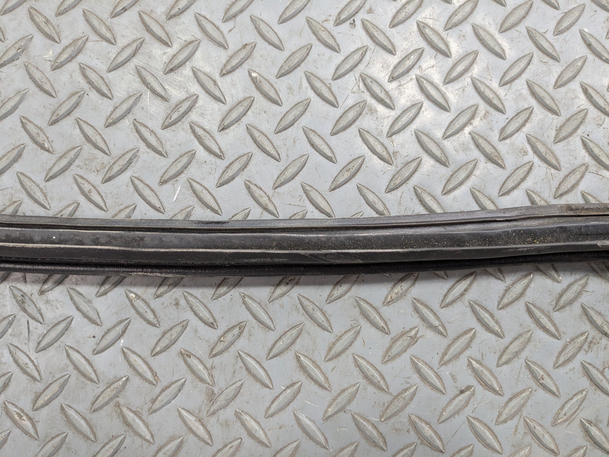 2007 - 2009 ACURA MDX OEM REAR TRUNK LID SEAL WEATHER STRIPING RUBBER