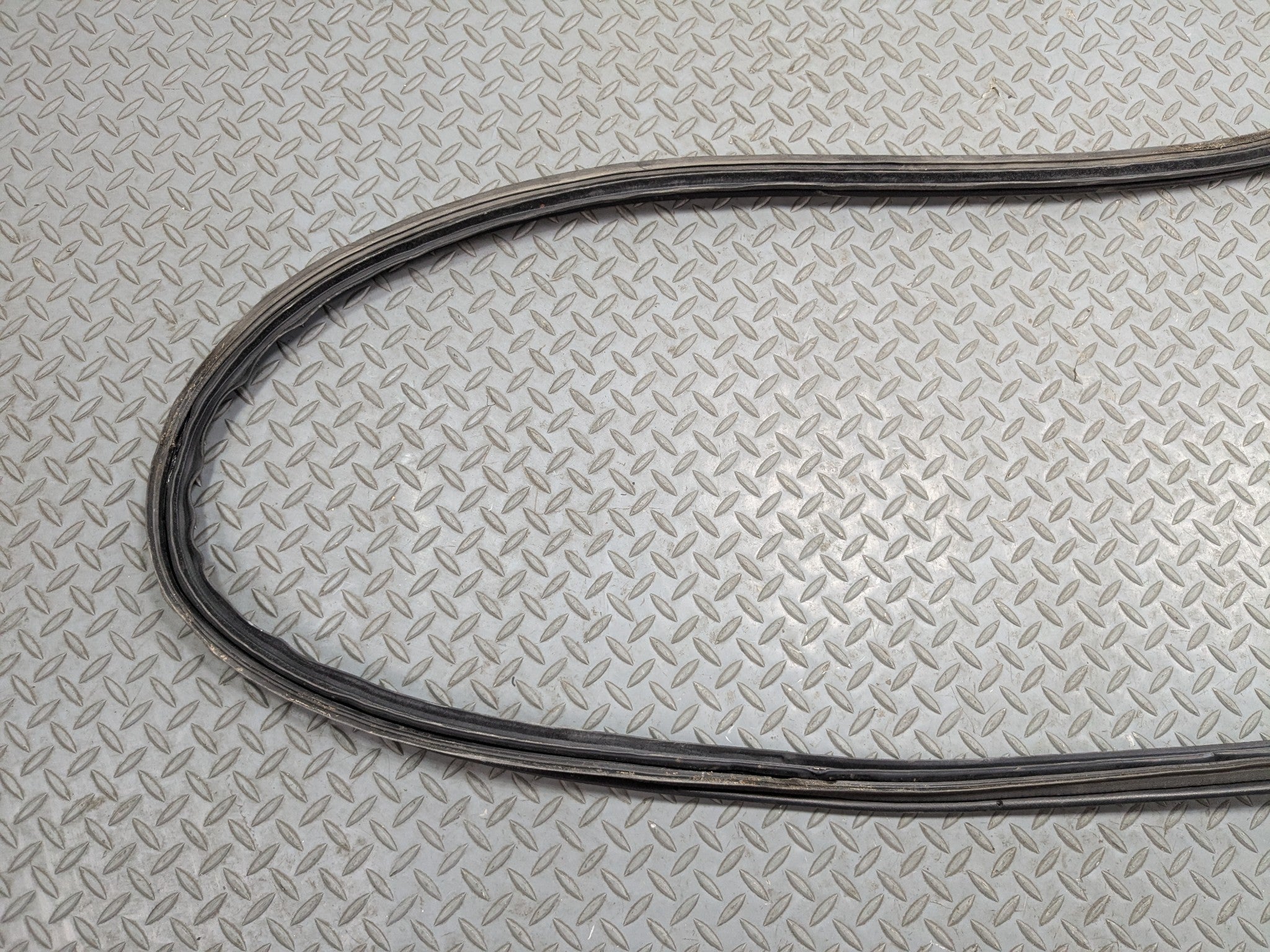 2007 - 2009 ACURA MDX OEM REAR TRUNK LID SEAL WEATHER STRIPING RUBBER