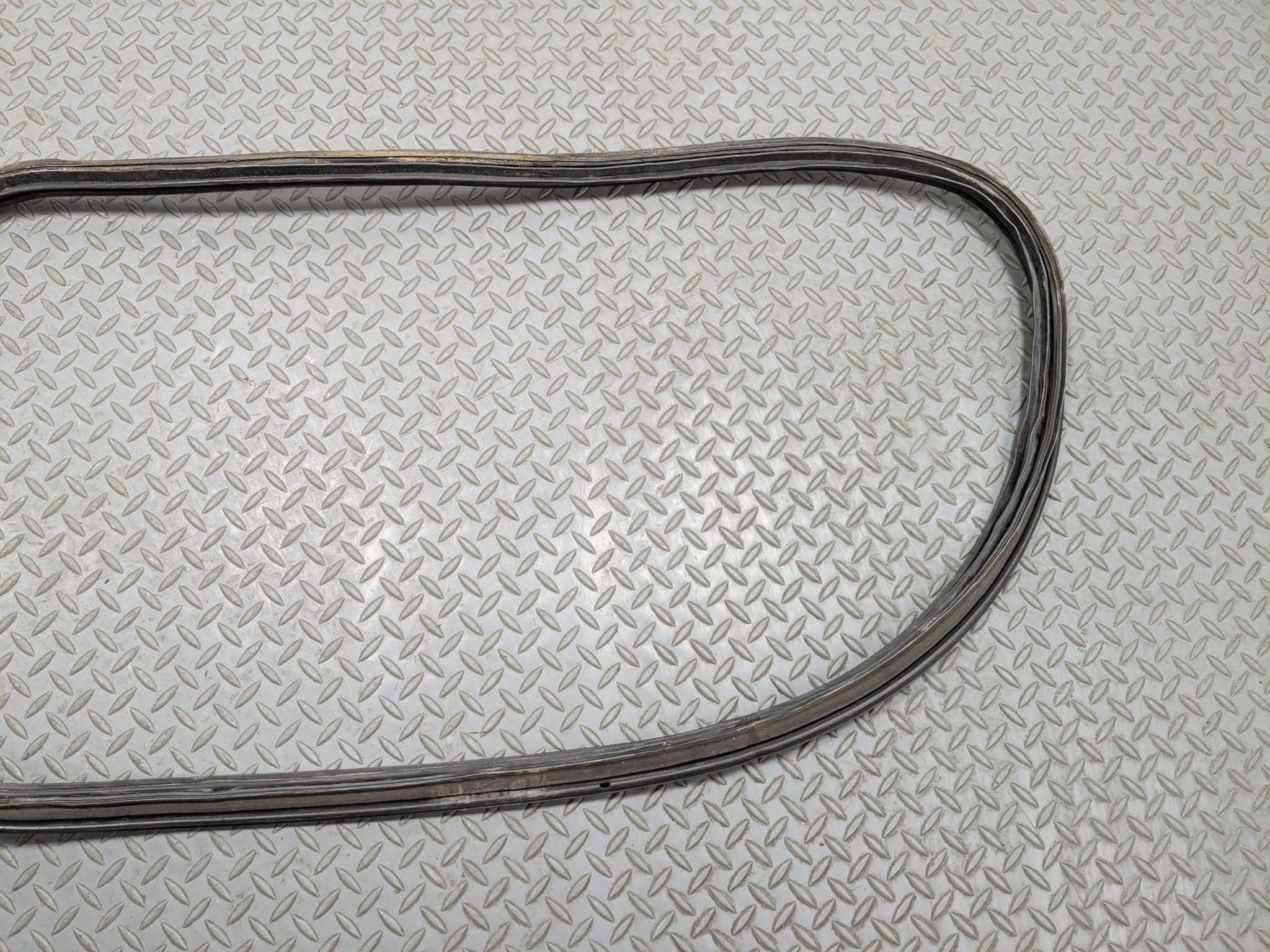 2007 - 2009 ACURA MDX OEM REAR TRUNK LID SEAL WEATHER STRIPING RUBBER