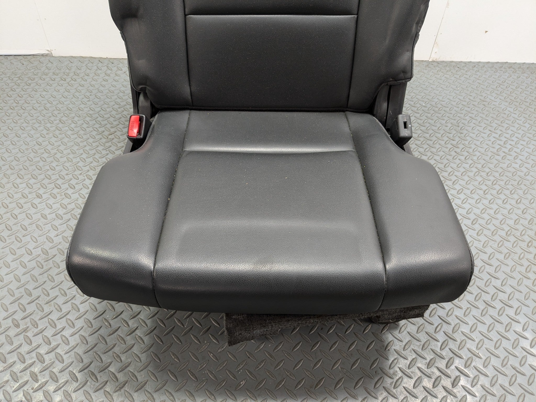 2007 - 2009 ACURA MDX OEM REAR RIGHT SIDE 3RD ROW SEAT ASSEMBLY BLACK LEATHER