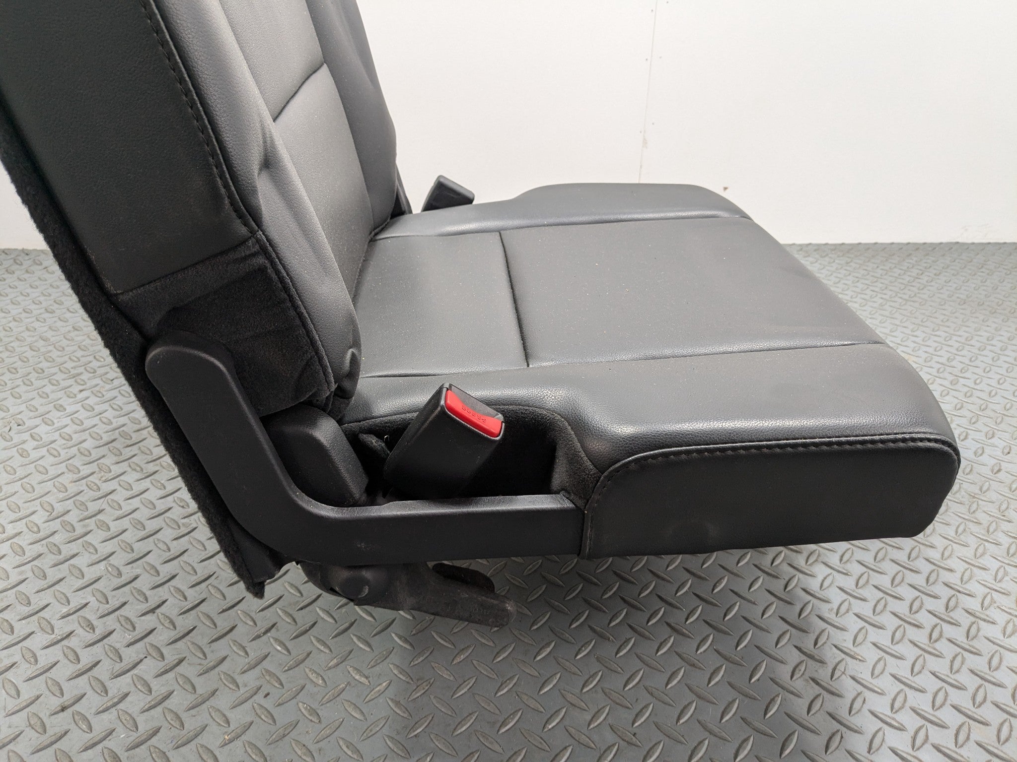 2007 - 2009 ACURA MDX OEM REAR RIGHT SIDE 3RD ROW SEAT ASSEMBLY BLACK LEATHER
