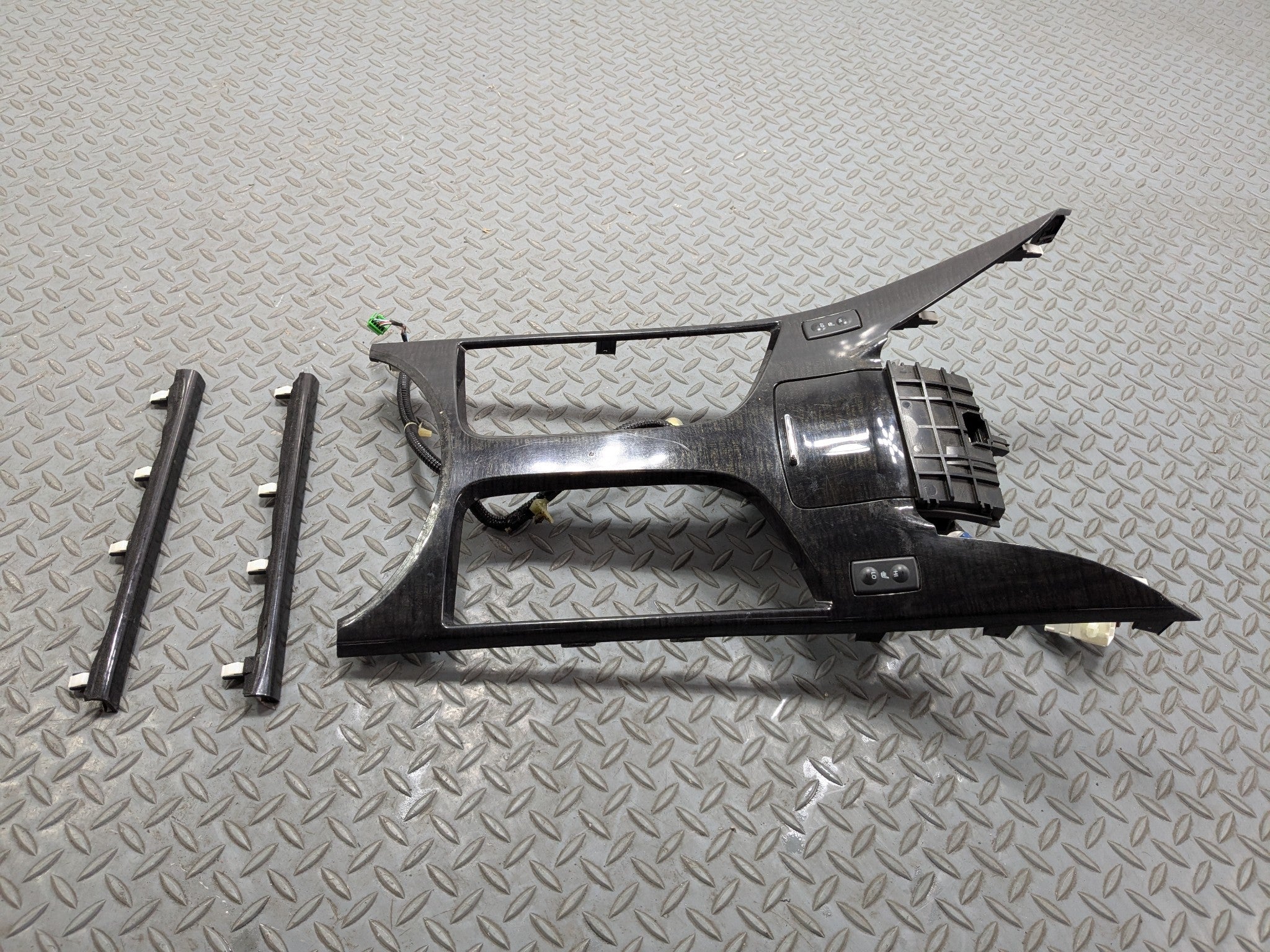 2007 - 2009 ACURA MDX OEM CENTER CONSOLE TRIM PANEL WOODGRAIN ASSEMBLY