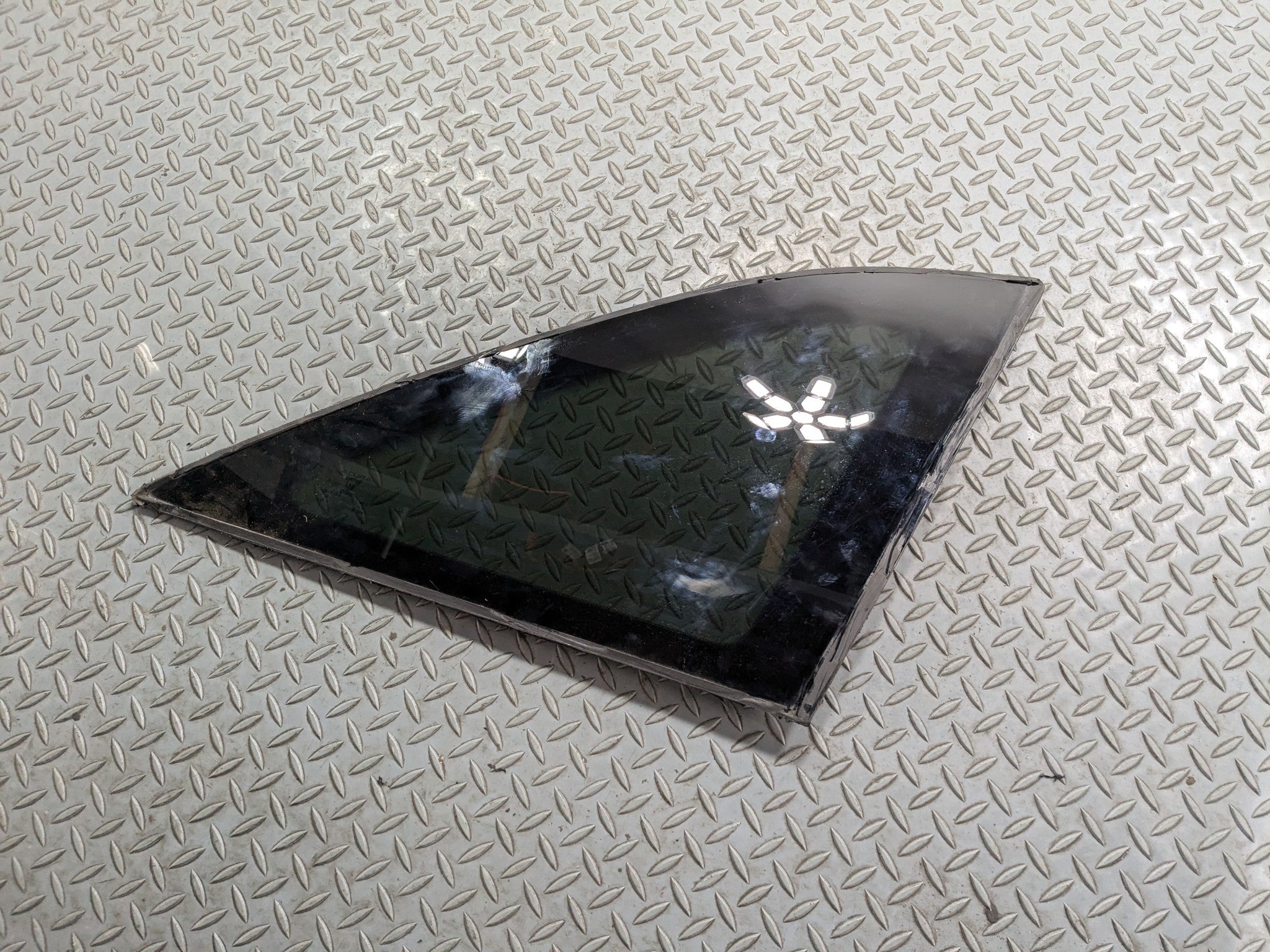 2007 - 2009 ACURA MDX OEM QUARTER GLASS DOOR WINDOW REAR RIGHT PASSENGER SIDE
