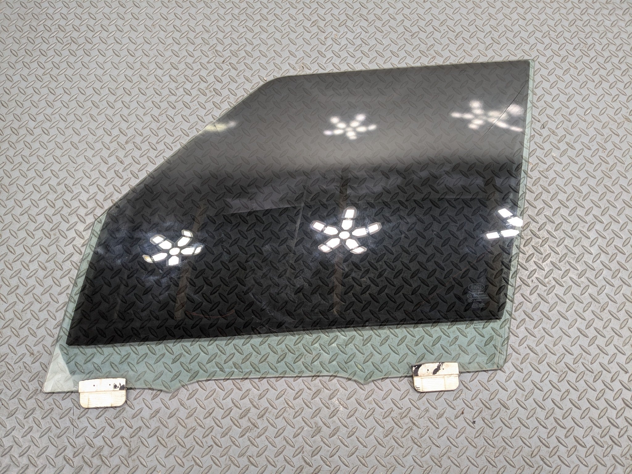 2010 - 2012 LAND ROVER RANGE ROVER OEM FRONT LEFT DRIVER SIDE DOOR WINDOW GLASS