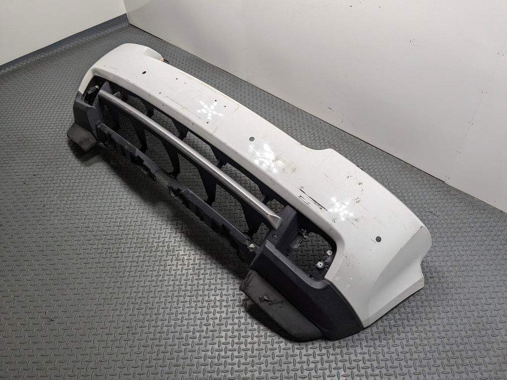 2010 - 2012 LAND ROVER RANGE ROVER OEM FRONT BUMPER COVER PANEL ASSEMBLY WHITE