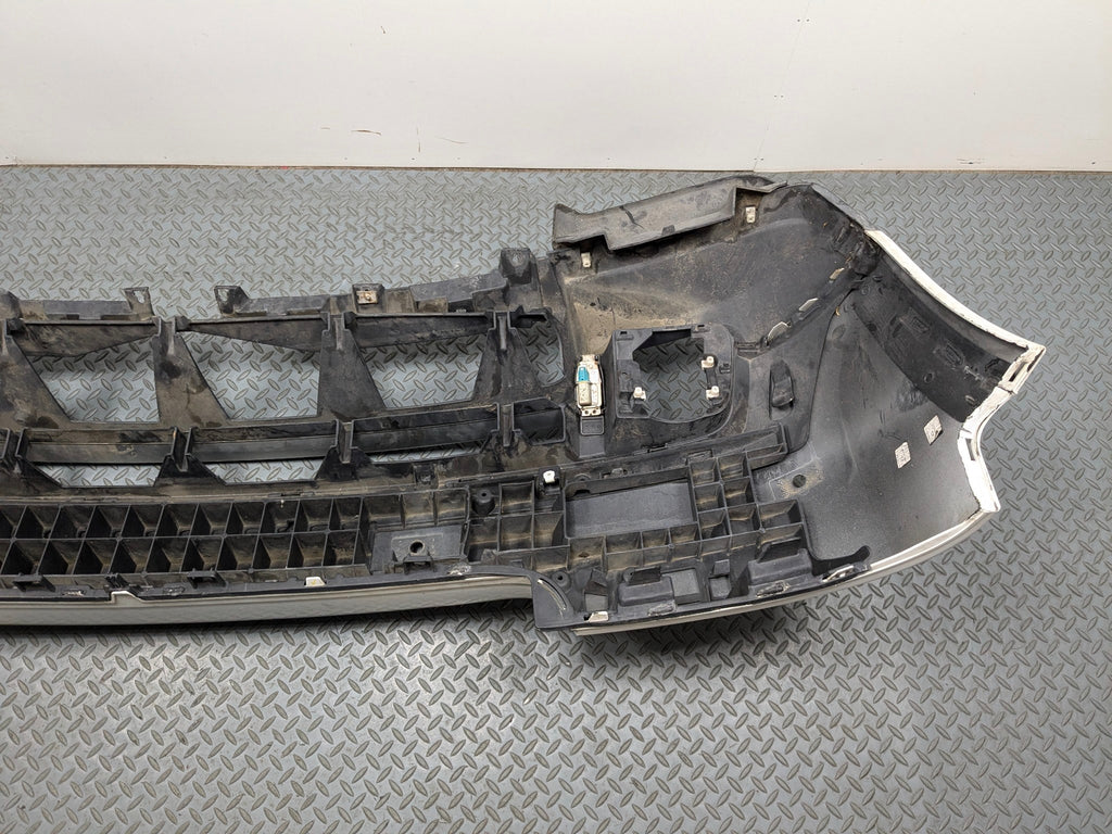 2010 - 2012 LAND ROVER RANGE ROVER OEM FRONT BUMPER COVER PANEL ASSEMBLY WHITE