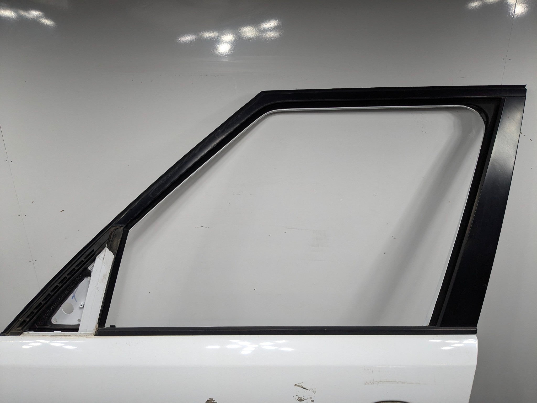 10 - 12 LAND ROVER RANGE ROVER OEM DOOR SHELL PANEL WHITE FRONT LEFT DRIVER SIDE