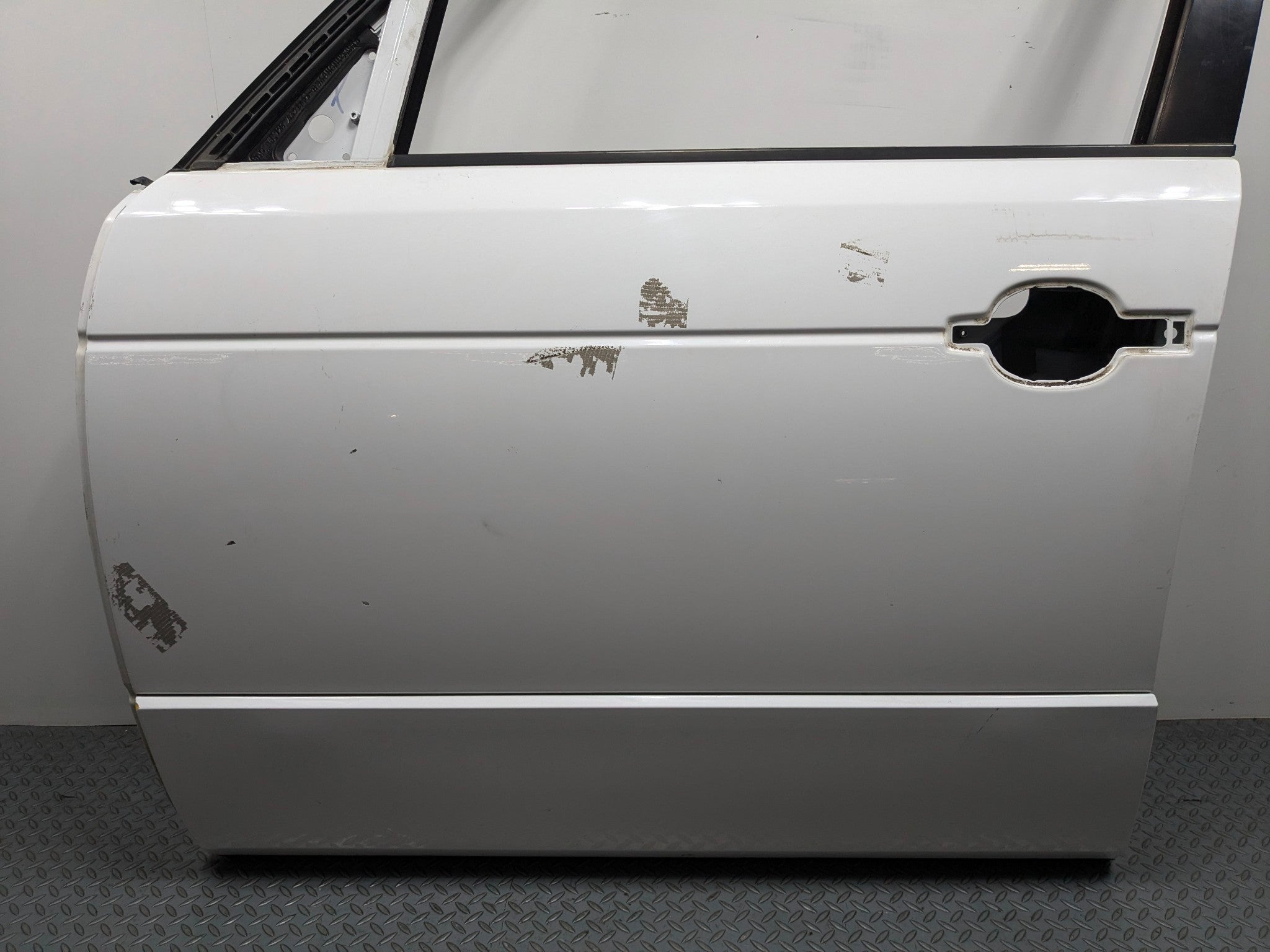 10 - 12 LAND ROVER RANGE ROVER OEM DOOR SHELL PANEL WHITE FRONT LEFT DRIVER SIDE