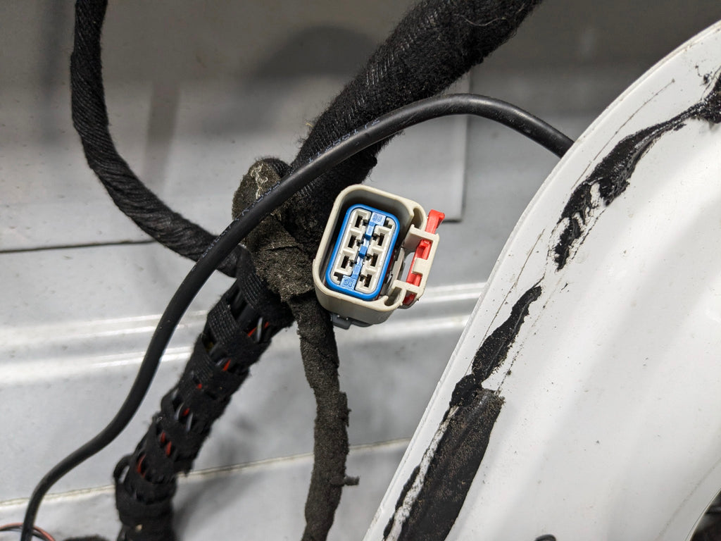 10 - 12 LAND ROVER RANGE ROVER OEM DOOR SHELL PANEL WHITE FRONT LEFT DRIVER SIDE