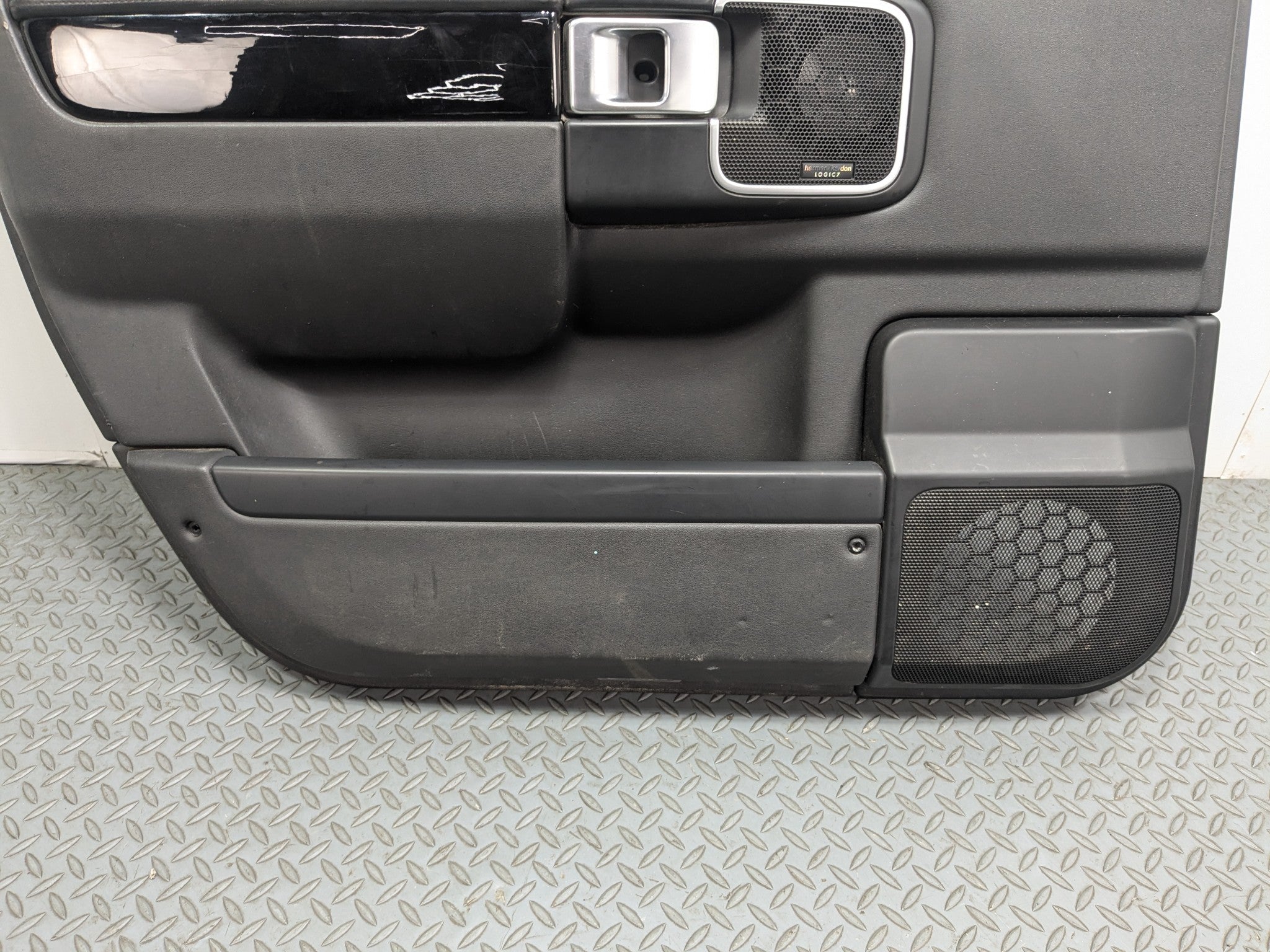2010 - 2012 LAND ROVER RANGE ROVER OEM FRONT LEFT SIDE INTERIOR DOOR TRIM PANEL