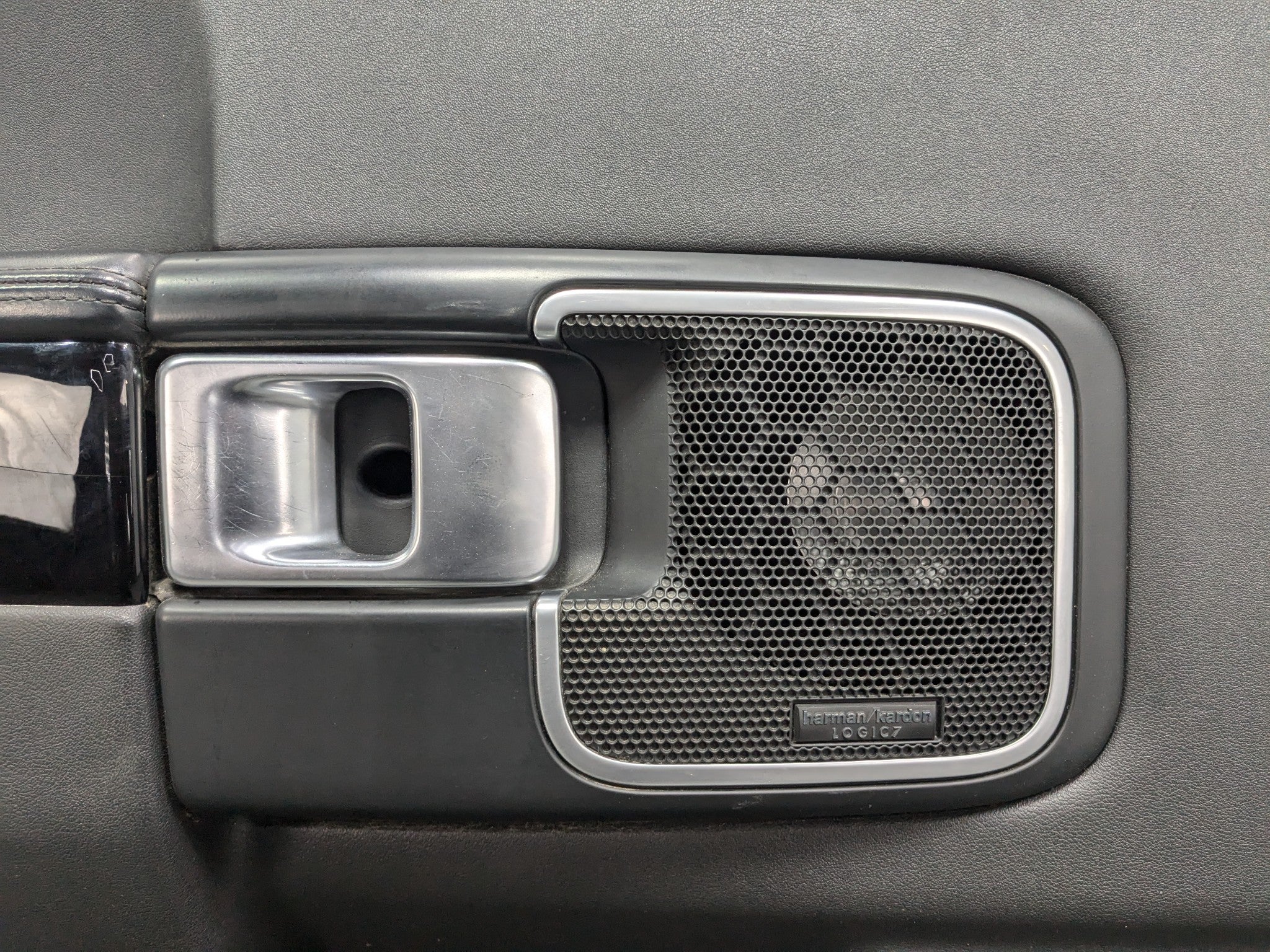 2010 - 2012 LAND ROVER RANGE ROVER OEM FRONT LEFT SIDE INTERIOR DOOR TRIM PANEL