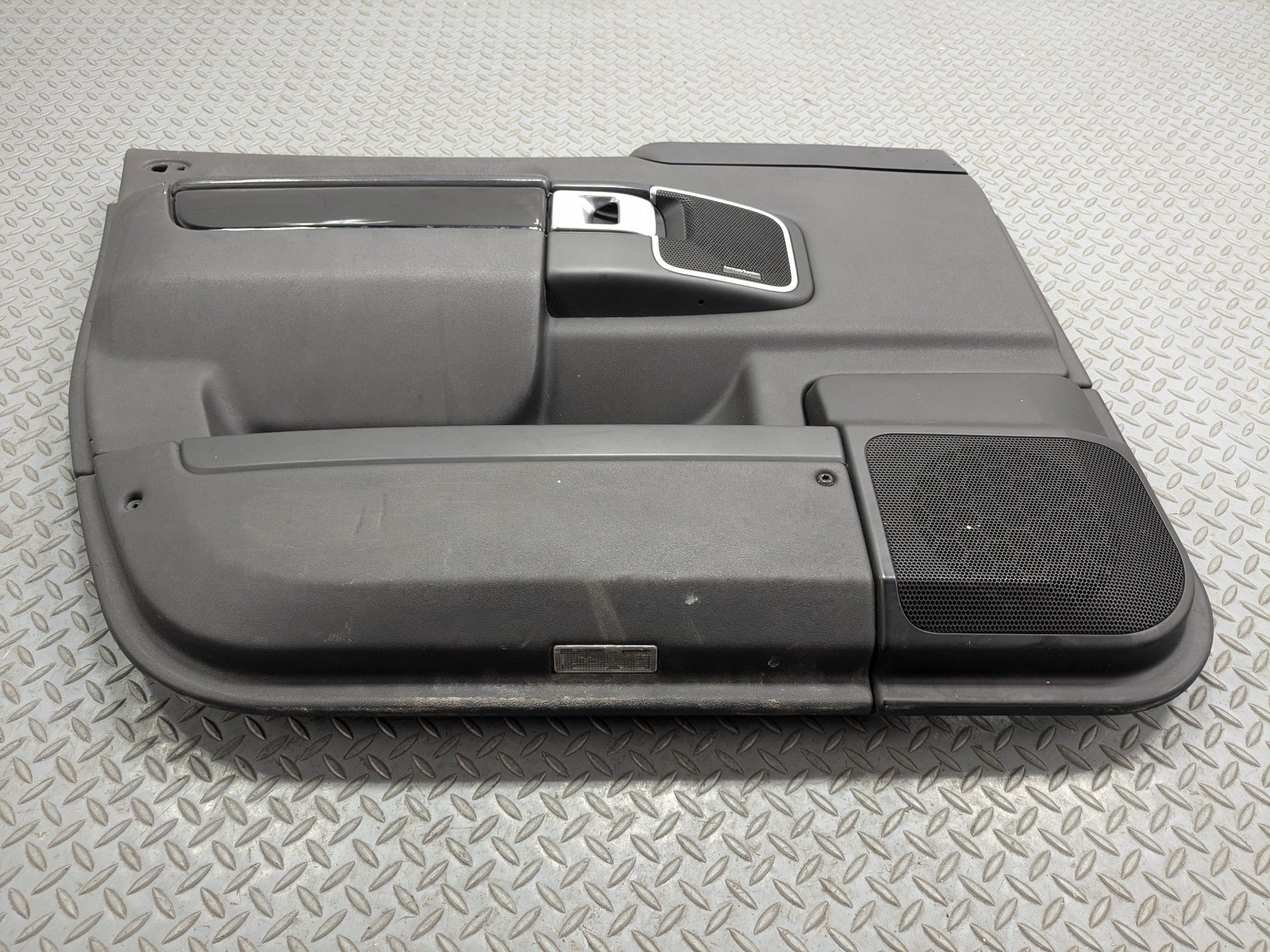 2010 - 2012 LAND ROVER RANGE ROVER OEM FRONT LEFT SIDE INTERIOR DOOR TRIM PANEL