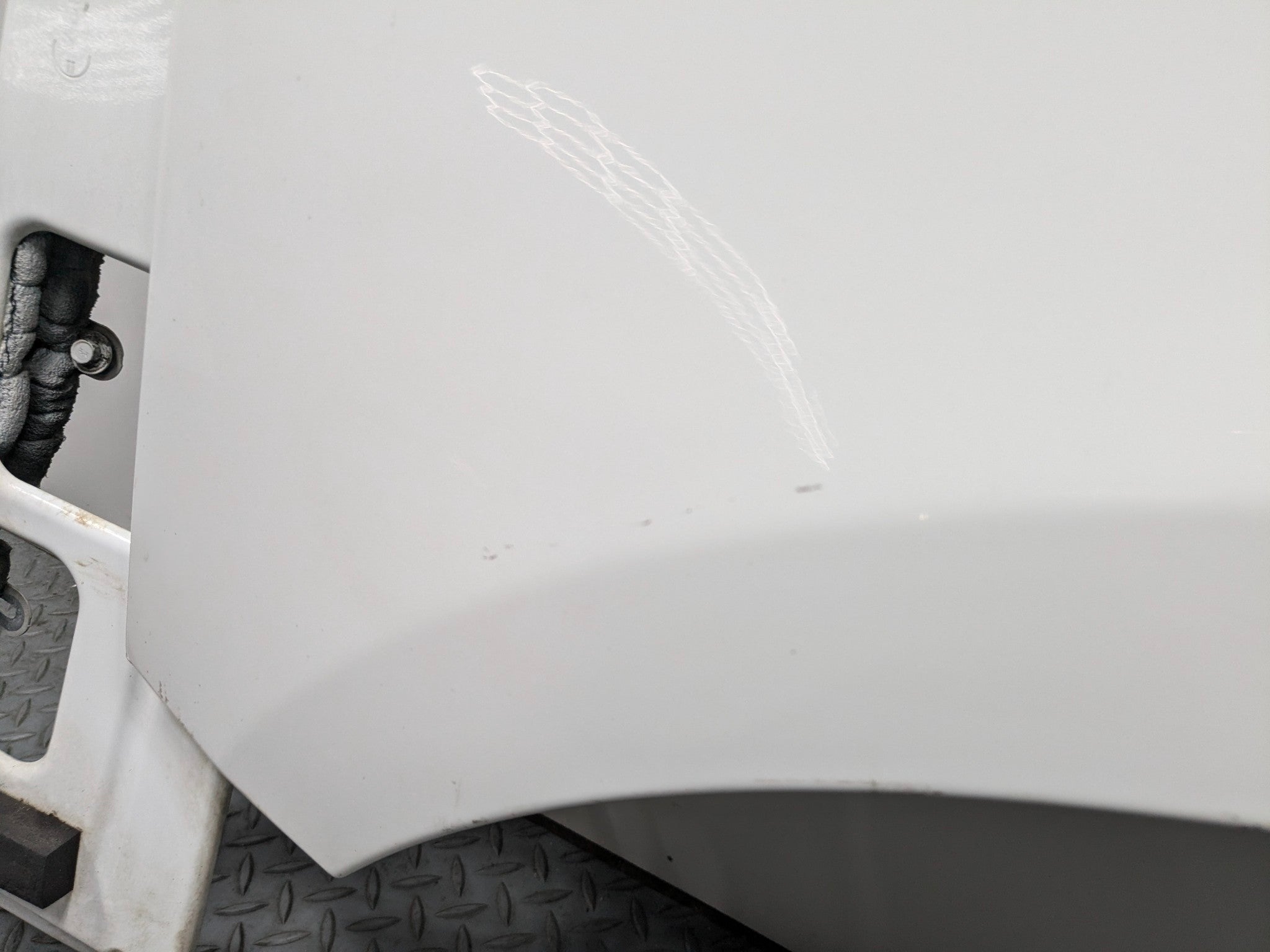 2010 - 2012 LAND ROVER RANGE ROVER OEM FENDER COVER PANEL FRONT RIGHT SIDE WHITE