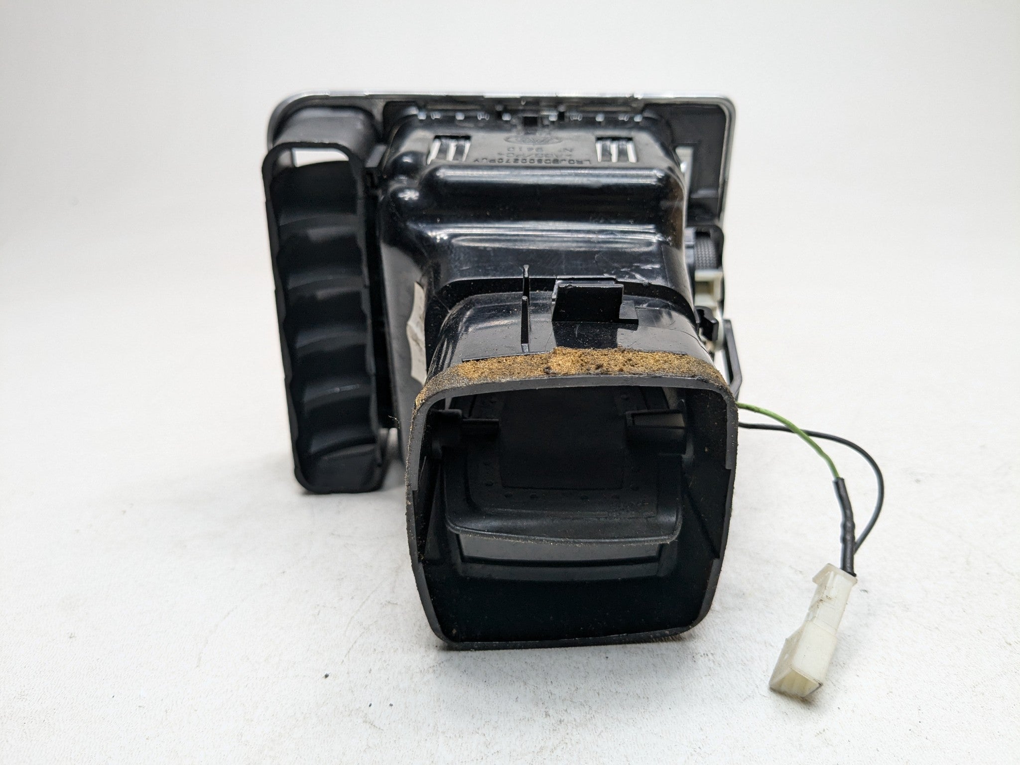 2010 - 2012 LAND ROVER RANGE ROVER OEM FRONT LEFT DRIVER SIDE AC HEATER VENTS