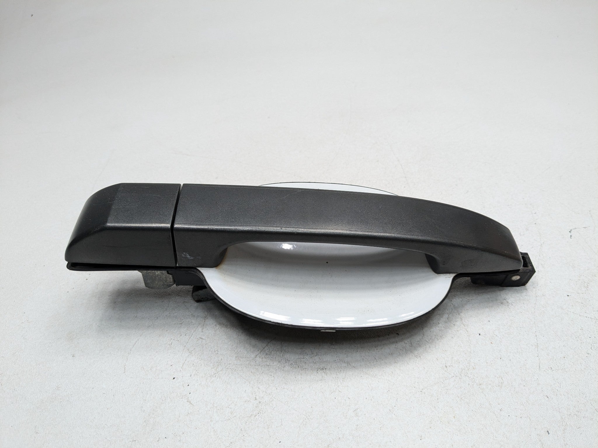 2010 - 2012 LAND ROVER RANGE ROVER OEM EXTERIOR DOOR HANDLE REAR RIGHT SIDE