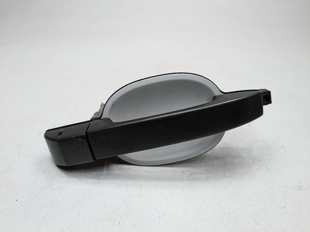 2010 - 2012 LAND ROVER RANGE ROVER OEM EXTERIOR DOOR HANDLE FRONT LEFT SIDE