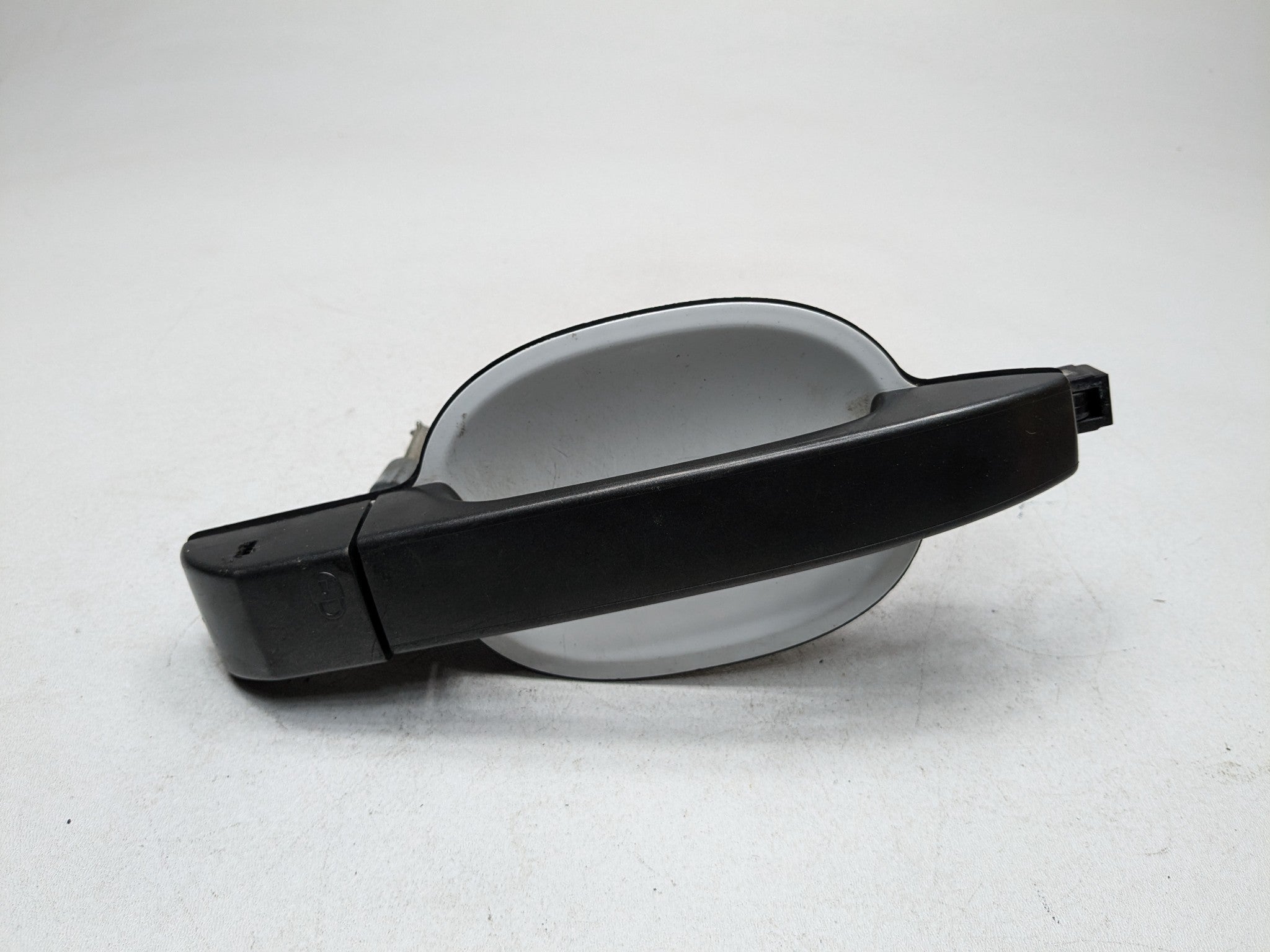2010 - 2012 LAND ROVER RANGE ROVER OEM EXTERIOR DOOR HANDLE FRONT LEFT SIDE