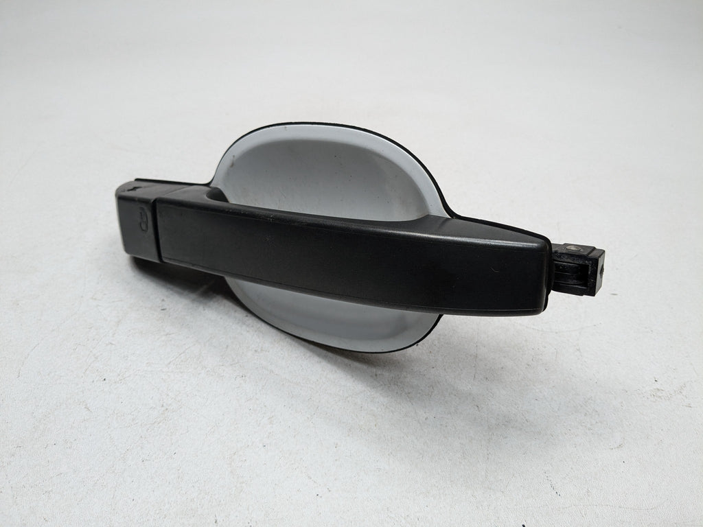 2010 - 2012 LAND ROVER RANGE ROVER OEM EXTERIOR DOOR HANDLE FRONT LEFT SIDE