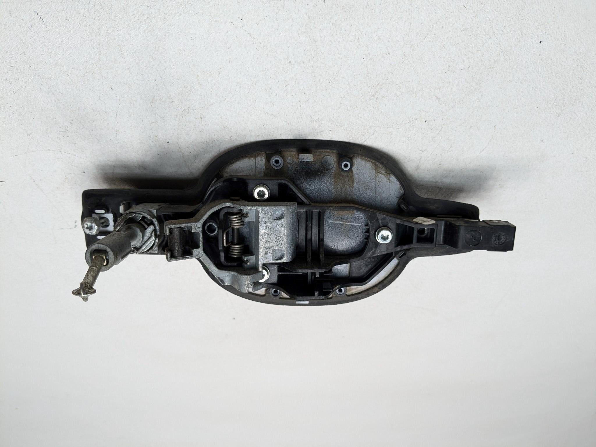 2010 - 2012 LAND ROVER RANGE ROVER OEM EXTERIOR DOOR HANDLE FRONT LEFT SIDE