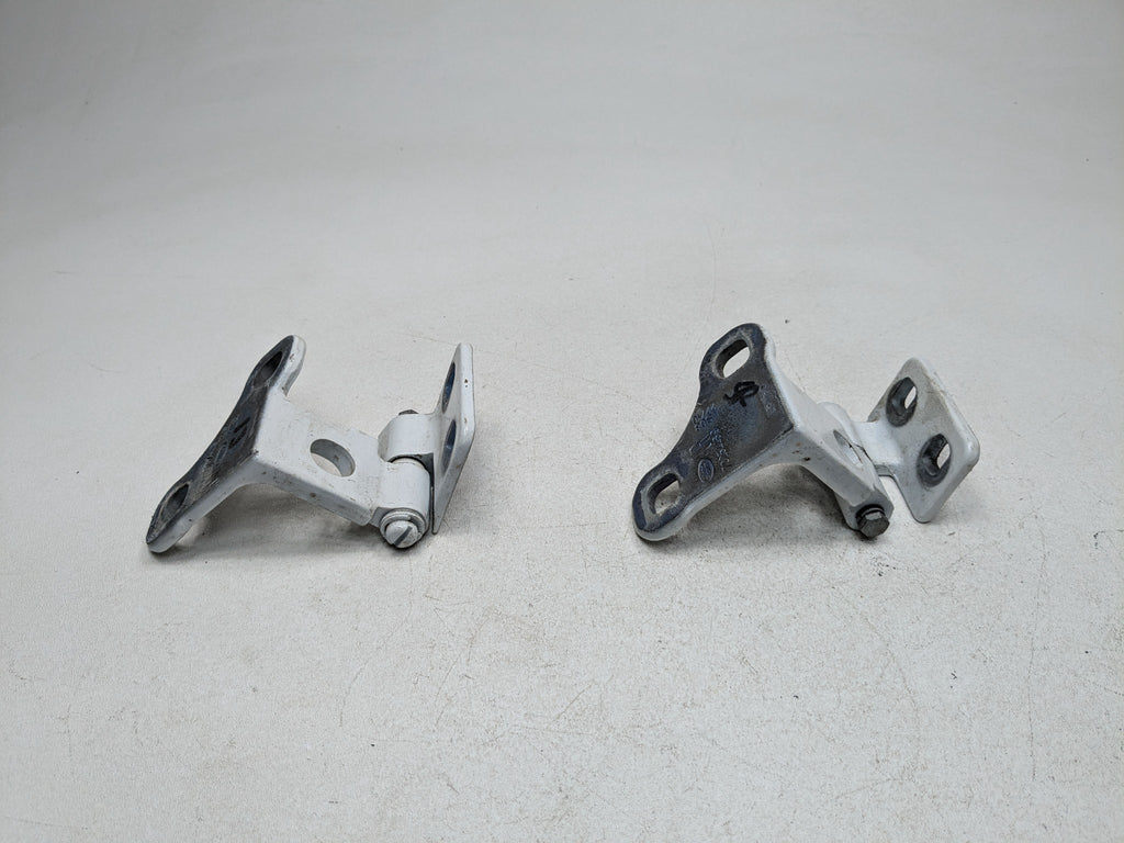 2010 - 2012 LAND ROVER RANGE ROVER OEM REAR RIGHT UPPER AND LOWER DOOR HINGES