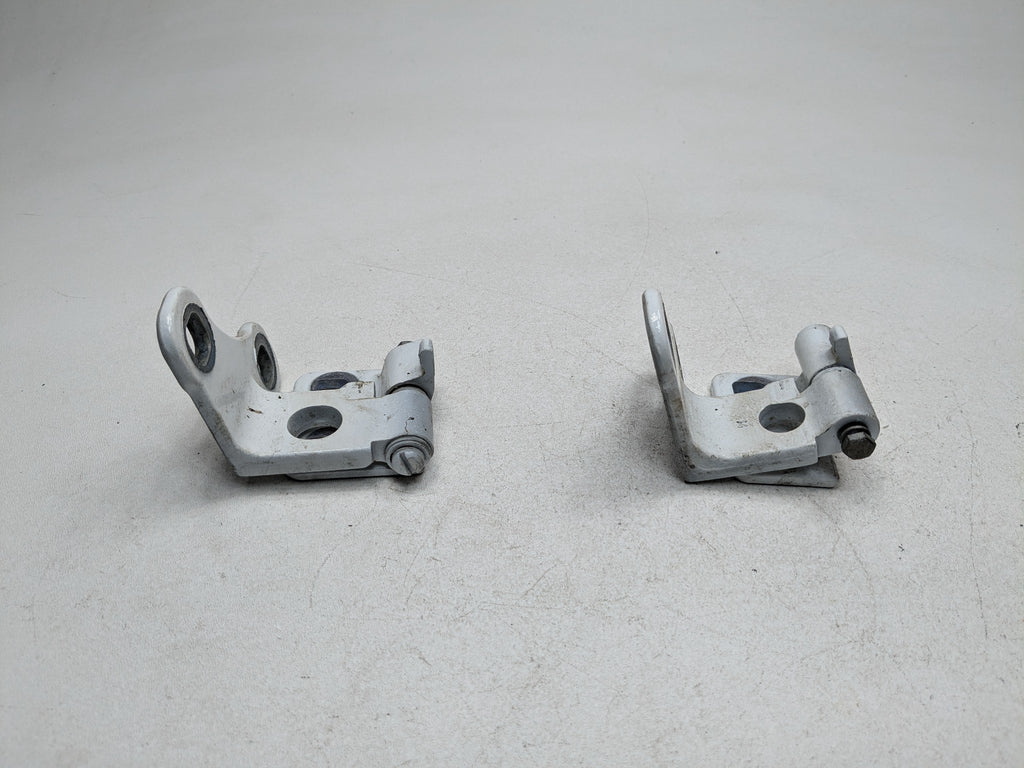 2010 - 2012 LAND ROVER RANGE ROVER OEM REAR LEFT UPPER AND LOWER DOOR HINGES