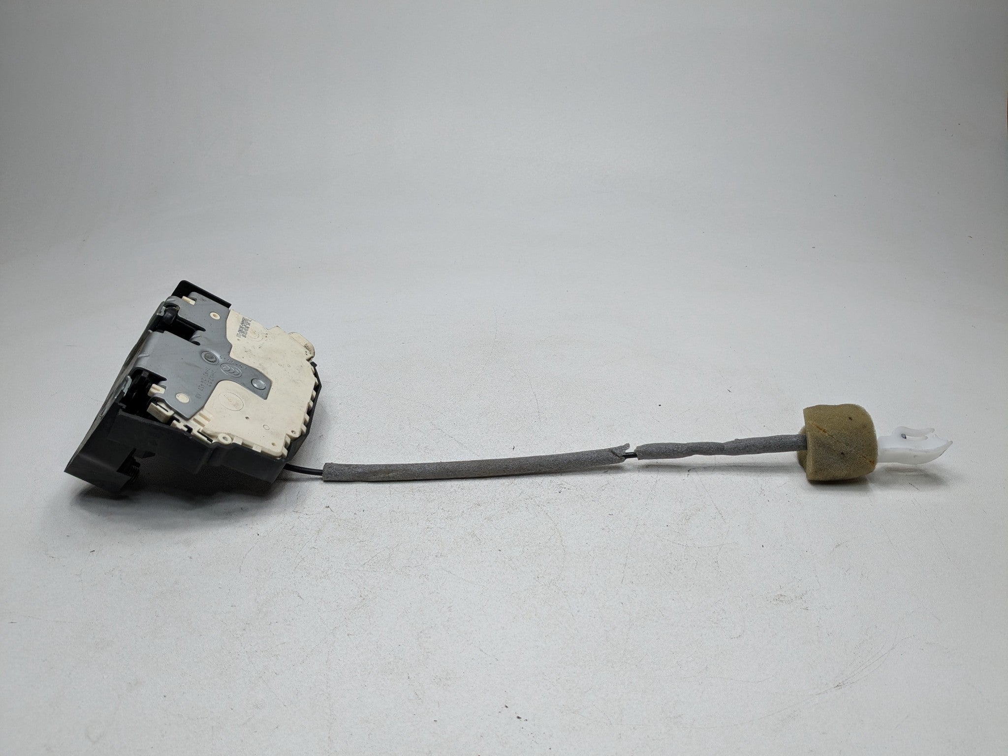 2010 - 2012 LAND ROVER RANGE ROVER OEM DOOR LOCK LATCH ACTUATOR REAR RIGHT SIDE