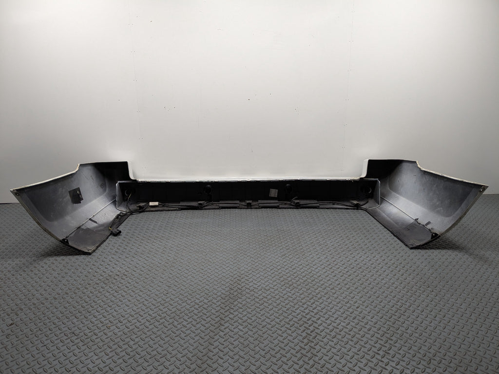 2010 - 2012 LAND ROVER RANGE ROVER OEM REAR BUMPER COVER PANEL ASSEMBLY WHITE