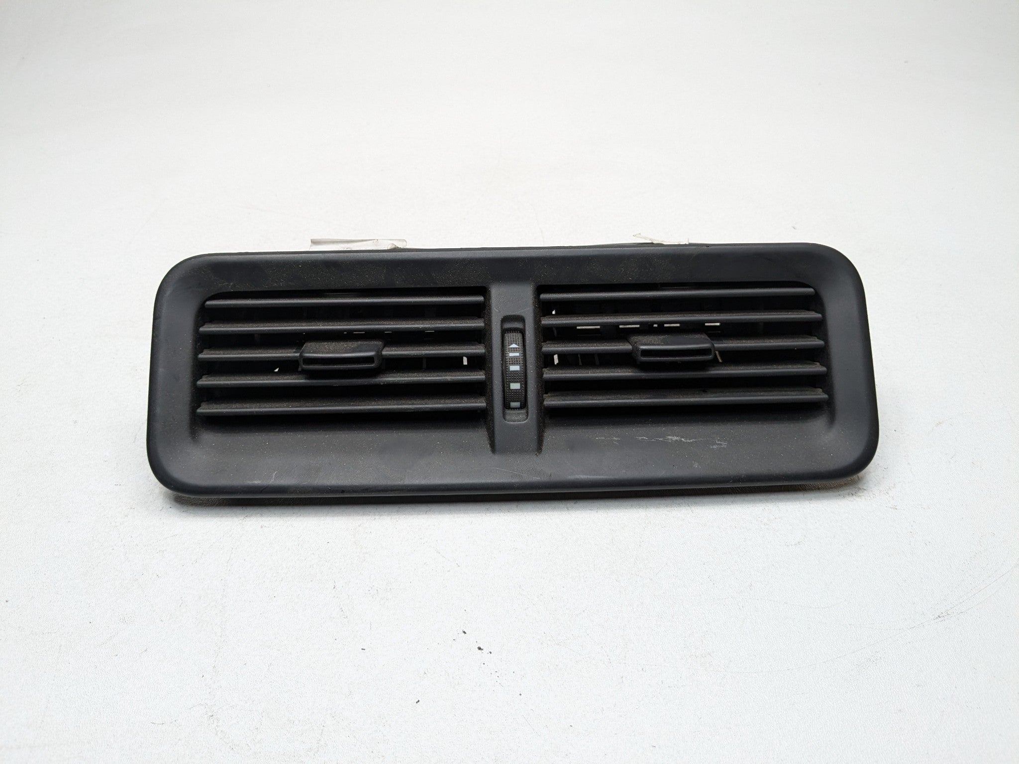 2010 - 2012 LAND ROVER RANGE ROVER OEM AC AIR HEATER VENTS FRONT UPPER CENTER