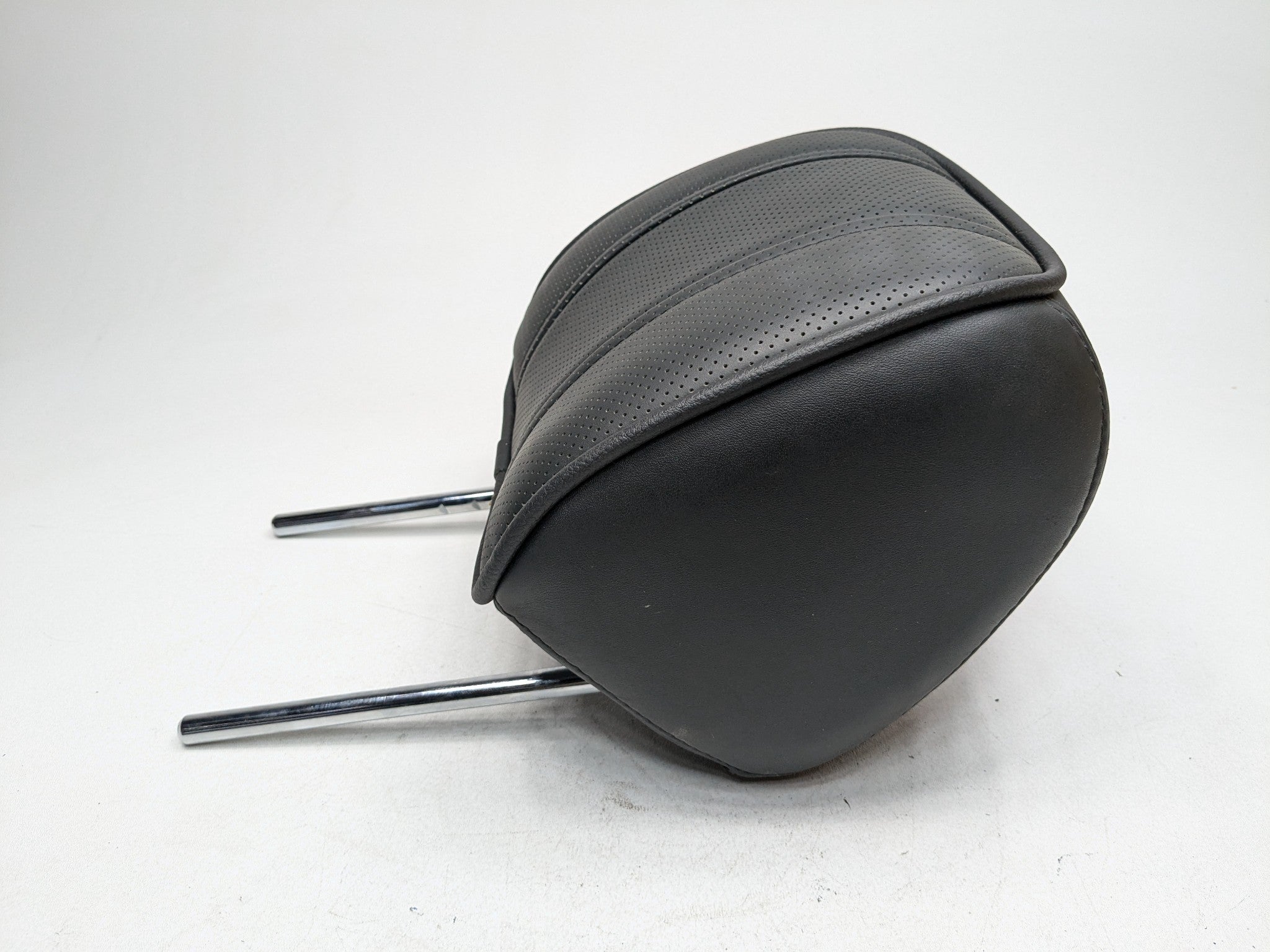 2010 - 2012 LAND ROVER RANGE ROVER OEM HEADREST BLACK LEATHER REAR LEFT SIDE