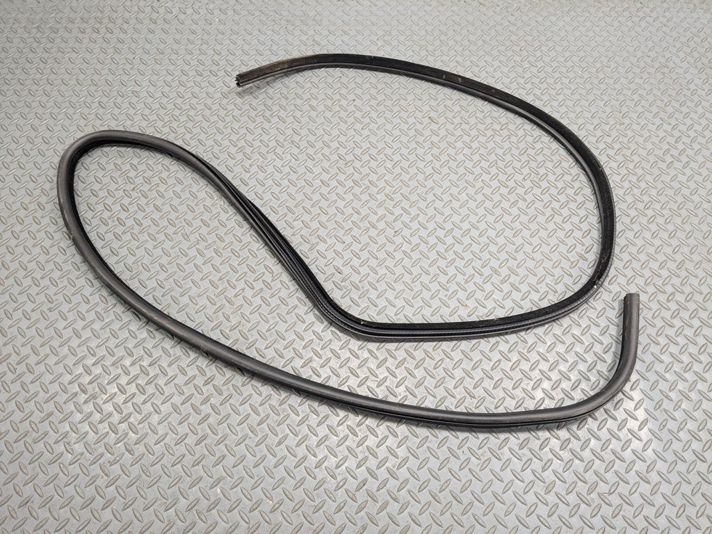 10 - 12 LAND ROVER RANGE ROVER OEM DOOR SEAL WEATHER STRIPPING REAR LEFT SIDE