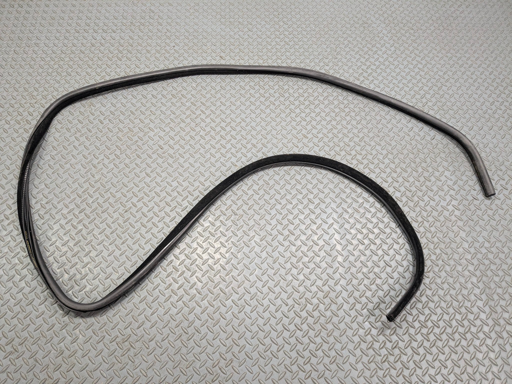 10 - 12 LAND ROVER RANGE ROVER OEM DOOR SEAL WEATHER STRIPPING REAR LEFT SIDE