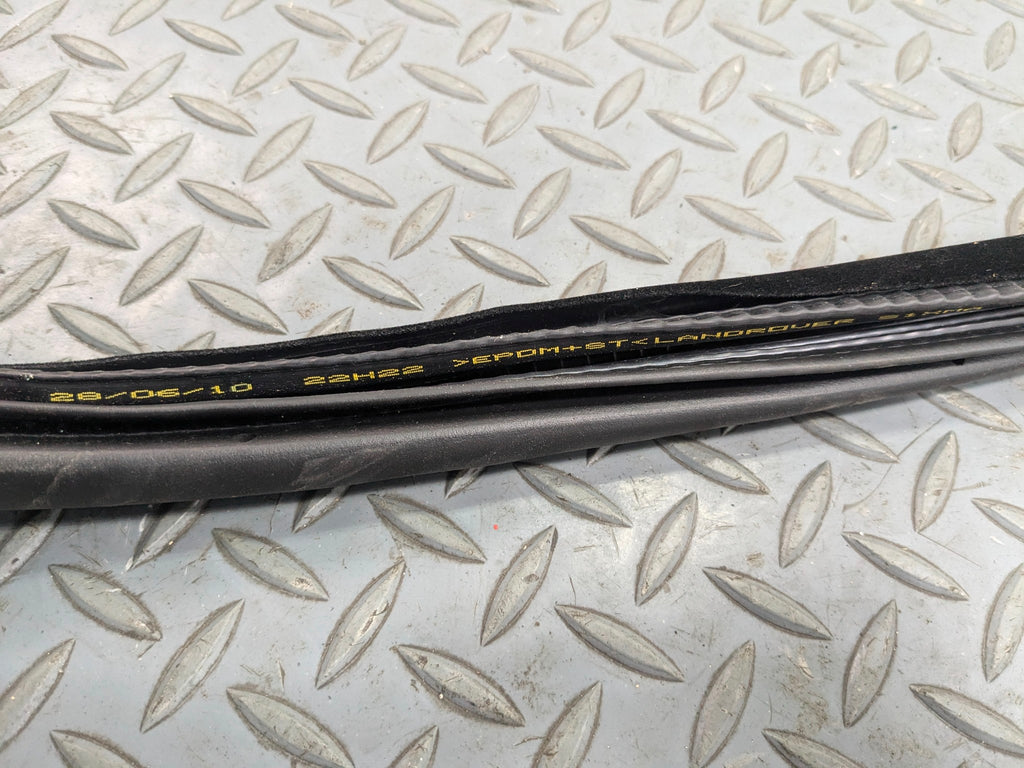 10 - 12 LAND ROVER RANGE ROVER OEM DOOR SEAL WEATHER STRIPPING REAR LEFT SIDE