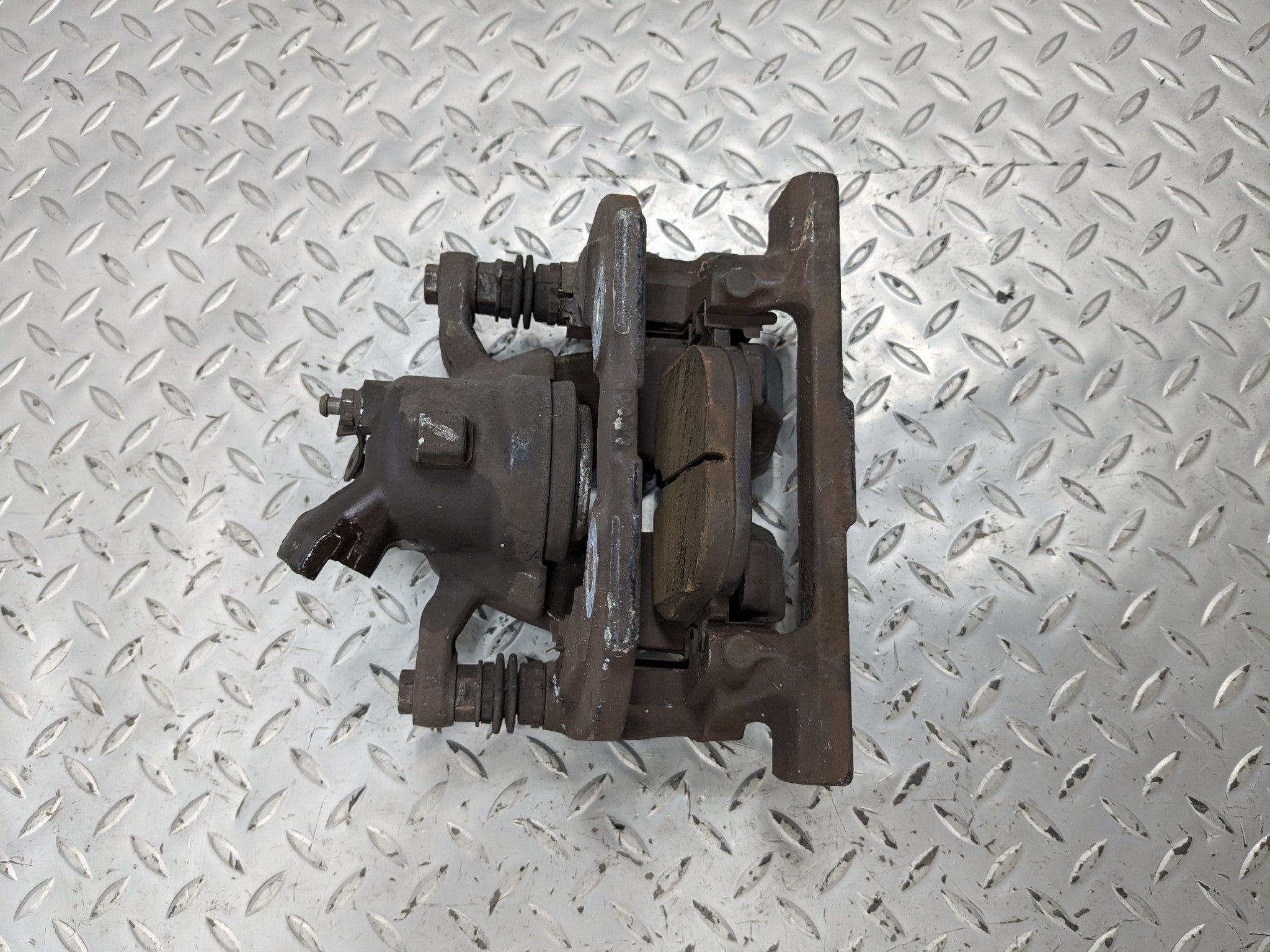 2010 - 2012 LAND ROVER RANGE ROVER OEM BRAKE CALIPER REAR LEFT DRIVER SIDE