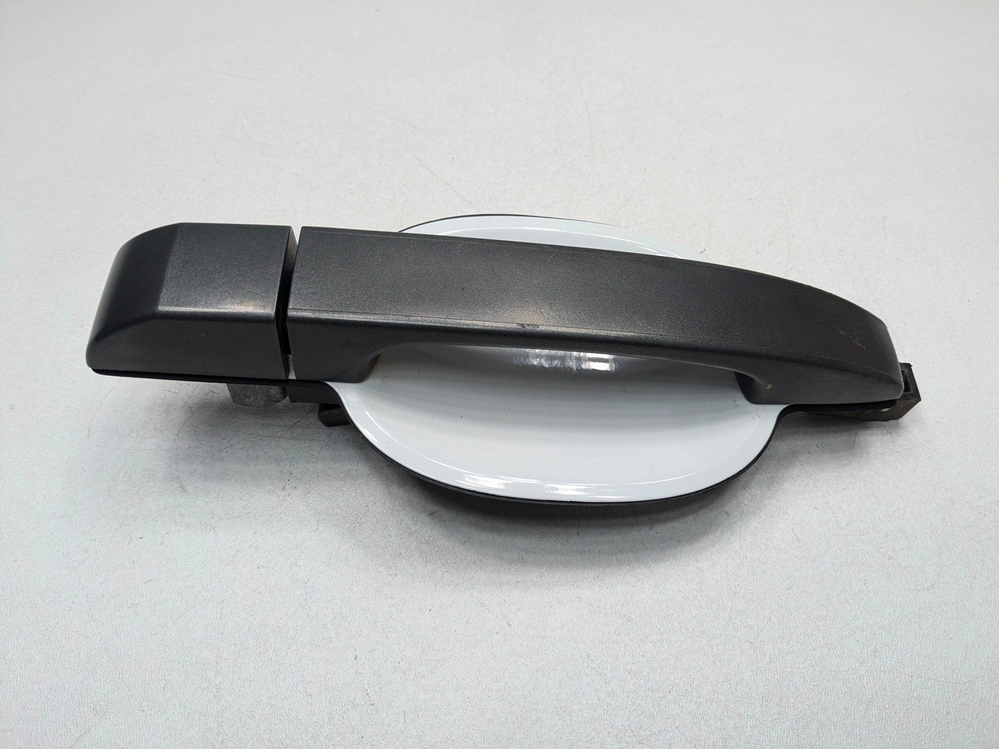 10 - 12 LAND ROVER RANGE ROVER OEM EXTERIOR DOOR HANDLE REAR LEFT DRIVER SIDE