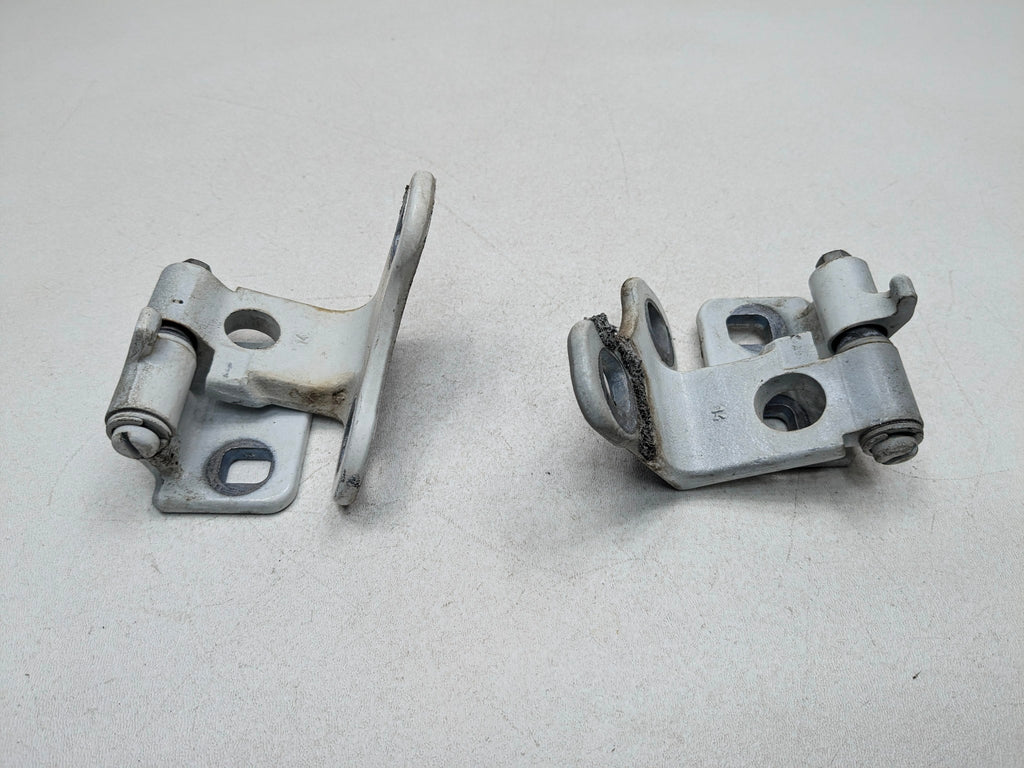 2010 - 2012 LAND ROVER RANGE ROVER OEM FRONT LEFT UPPER AND LOWER DOOR HINGES