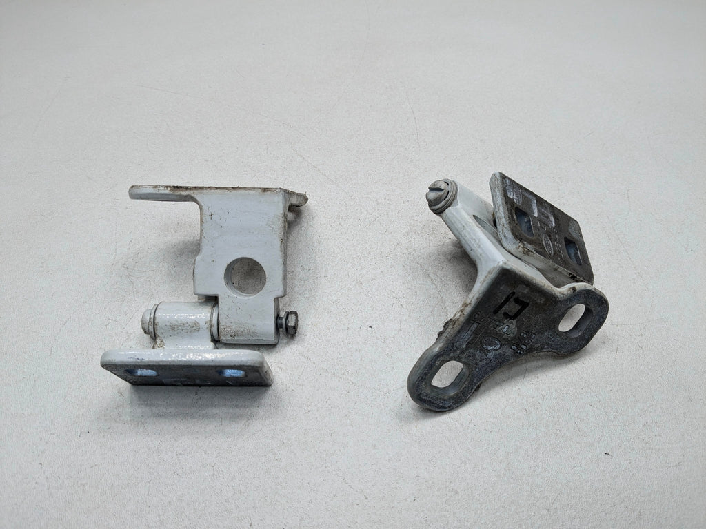 2010 - 2012 LAND ROVER RANGE ROVER OEM FRONT LEFT UPPER AND LOWER DOOR HINGES